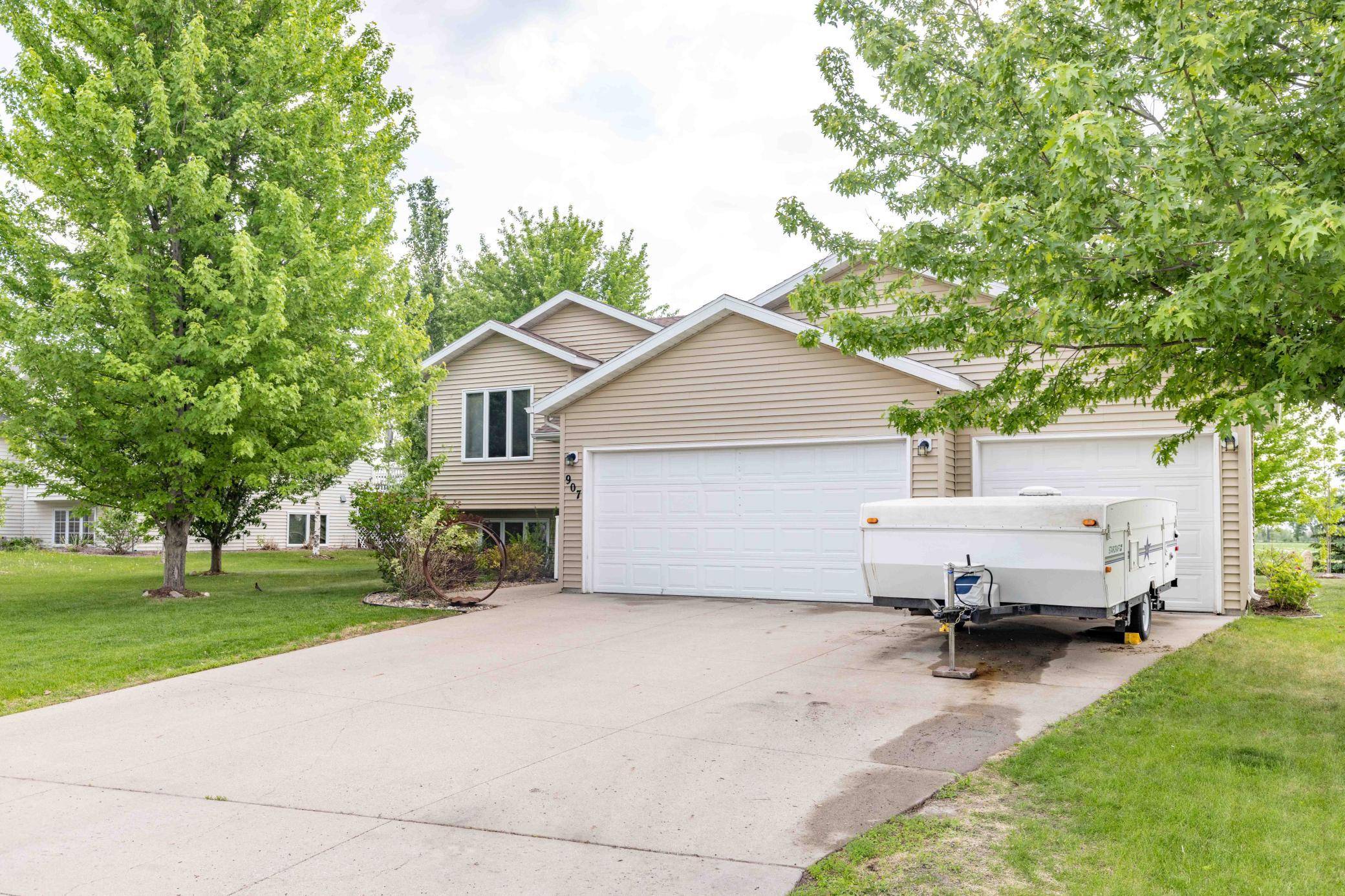 907 11th AVE SE, Barnesville, MN 56514