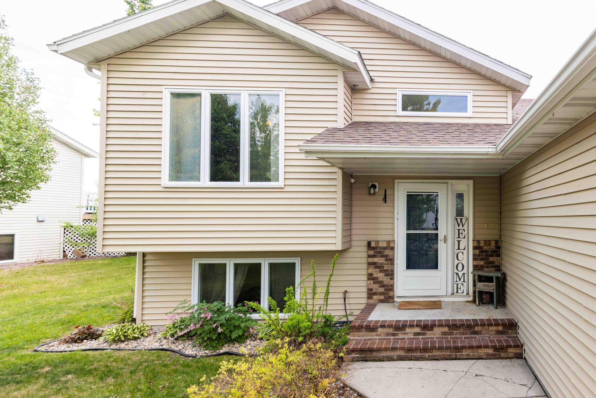907 11th AVE SE, Barnesville, MN 56514