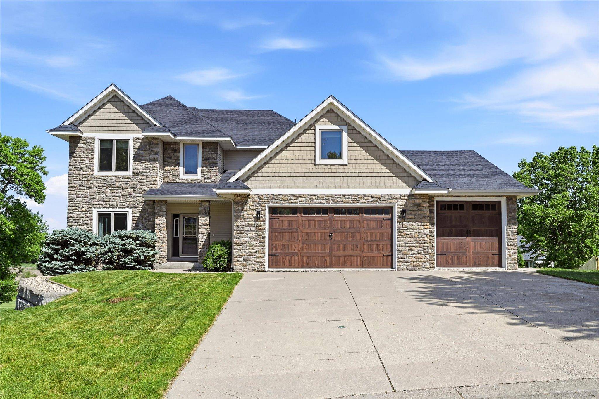 101 Gibson CT, Buffalo, MN 55313