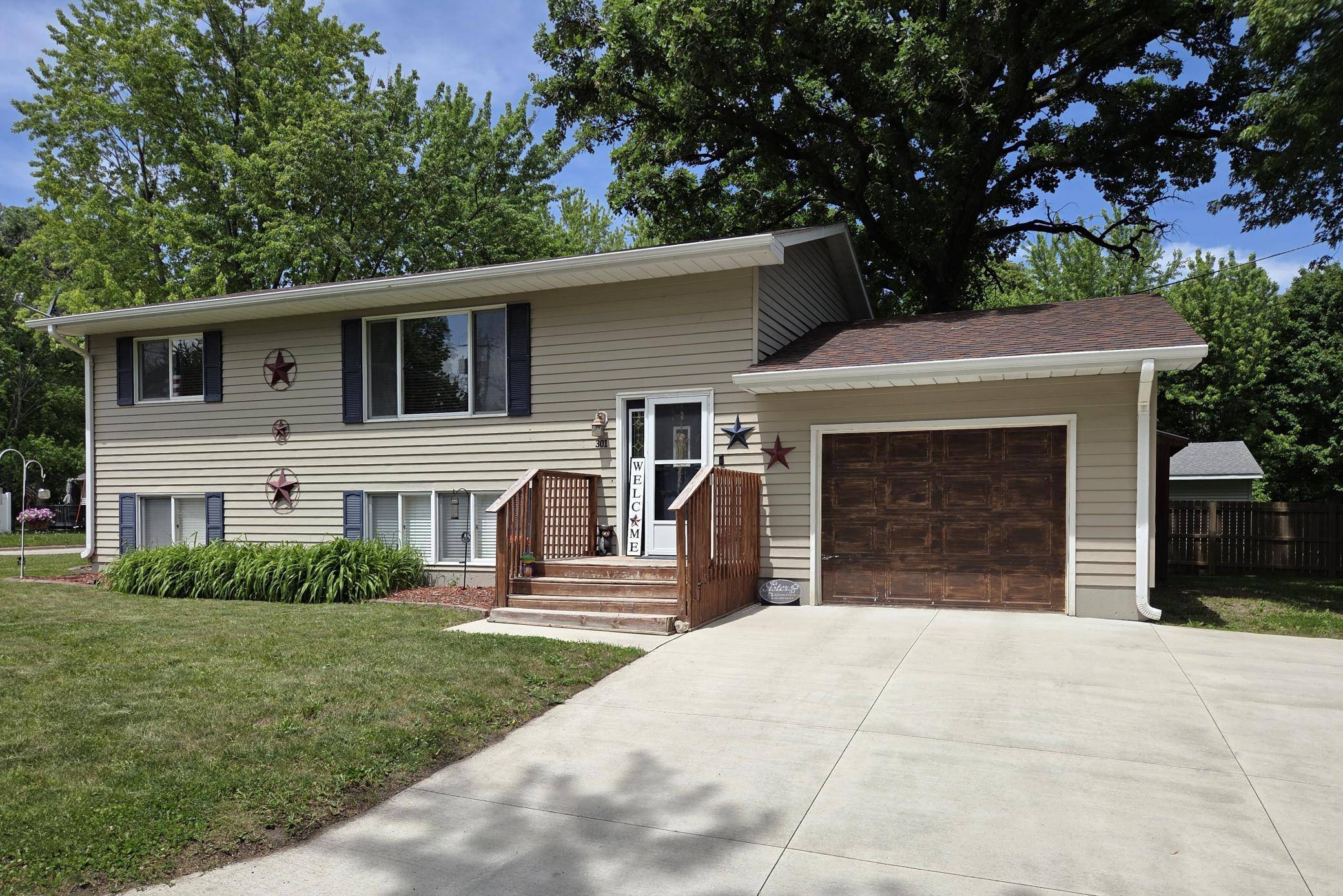 301 SE Fremont ST, Brownsdale, MN 55918
