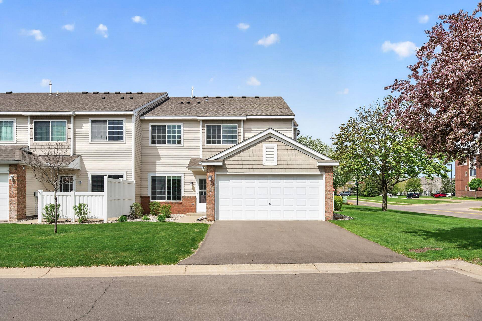 15822 Fleet TRL, Apple Valley, MN 55124