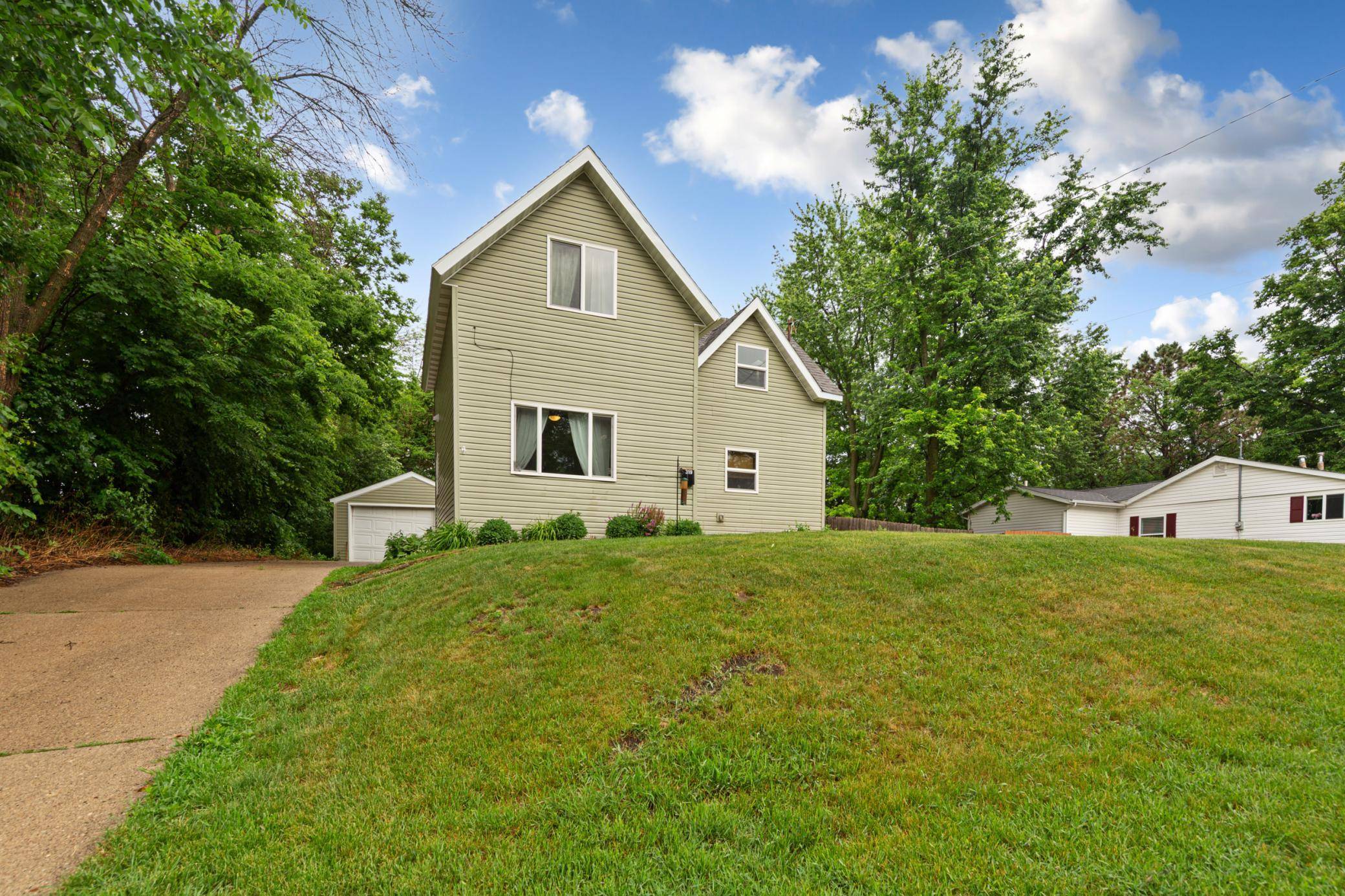 319 Adams AVE NW, Owatonna, MN 55060