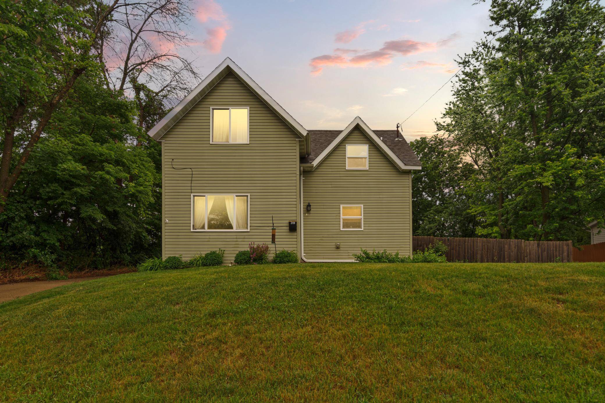 319 Adams AVE NW, Owatonna, MN 55060
