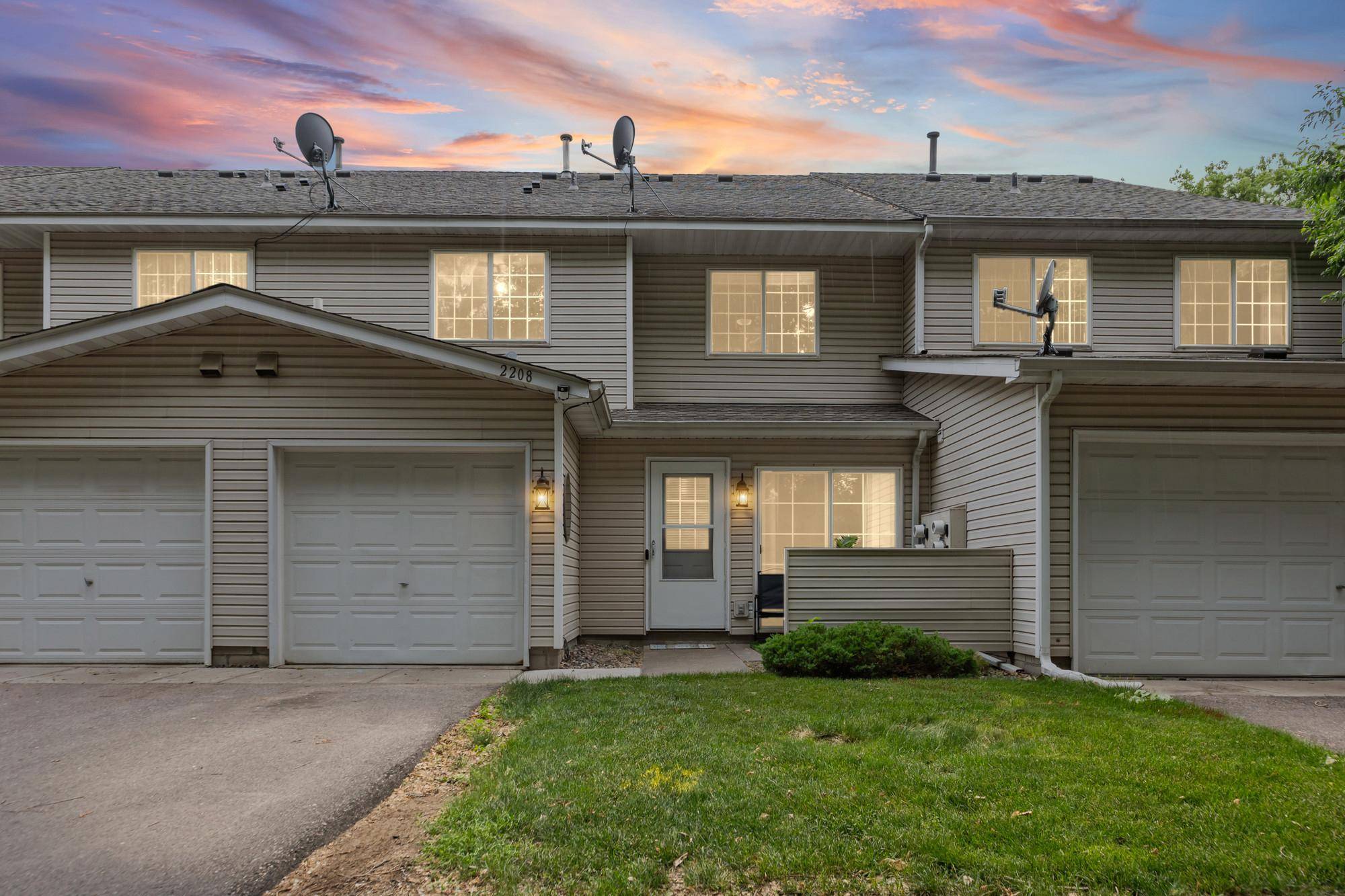 2208 Williams DR, Burnsville, MN 55337