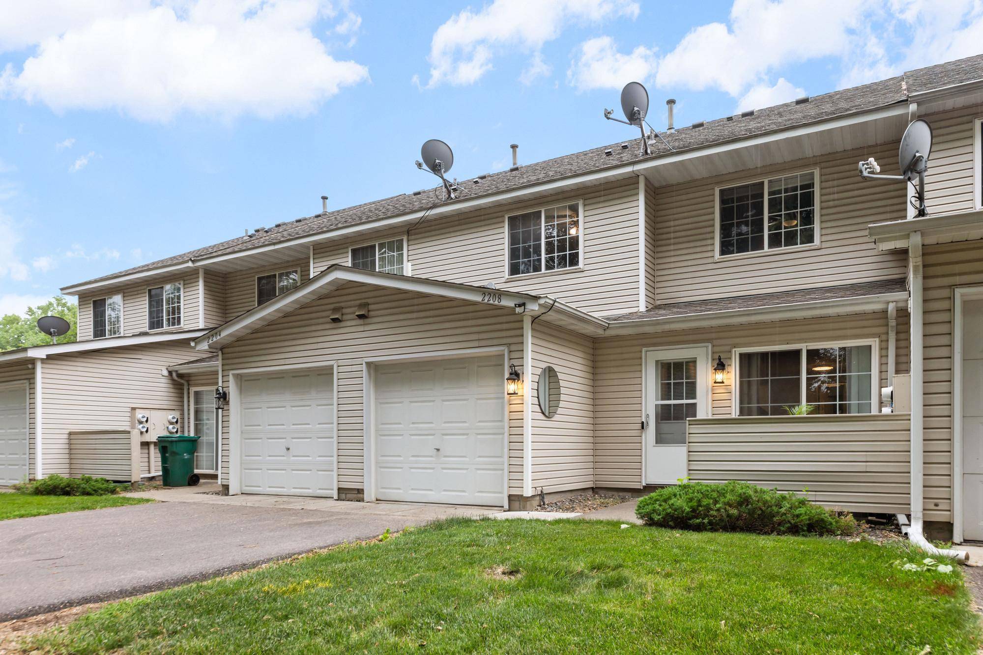 2208 Williams DR, Burnsville, MN 55337