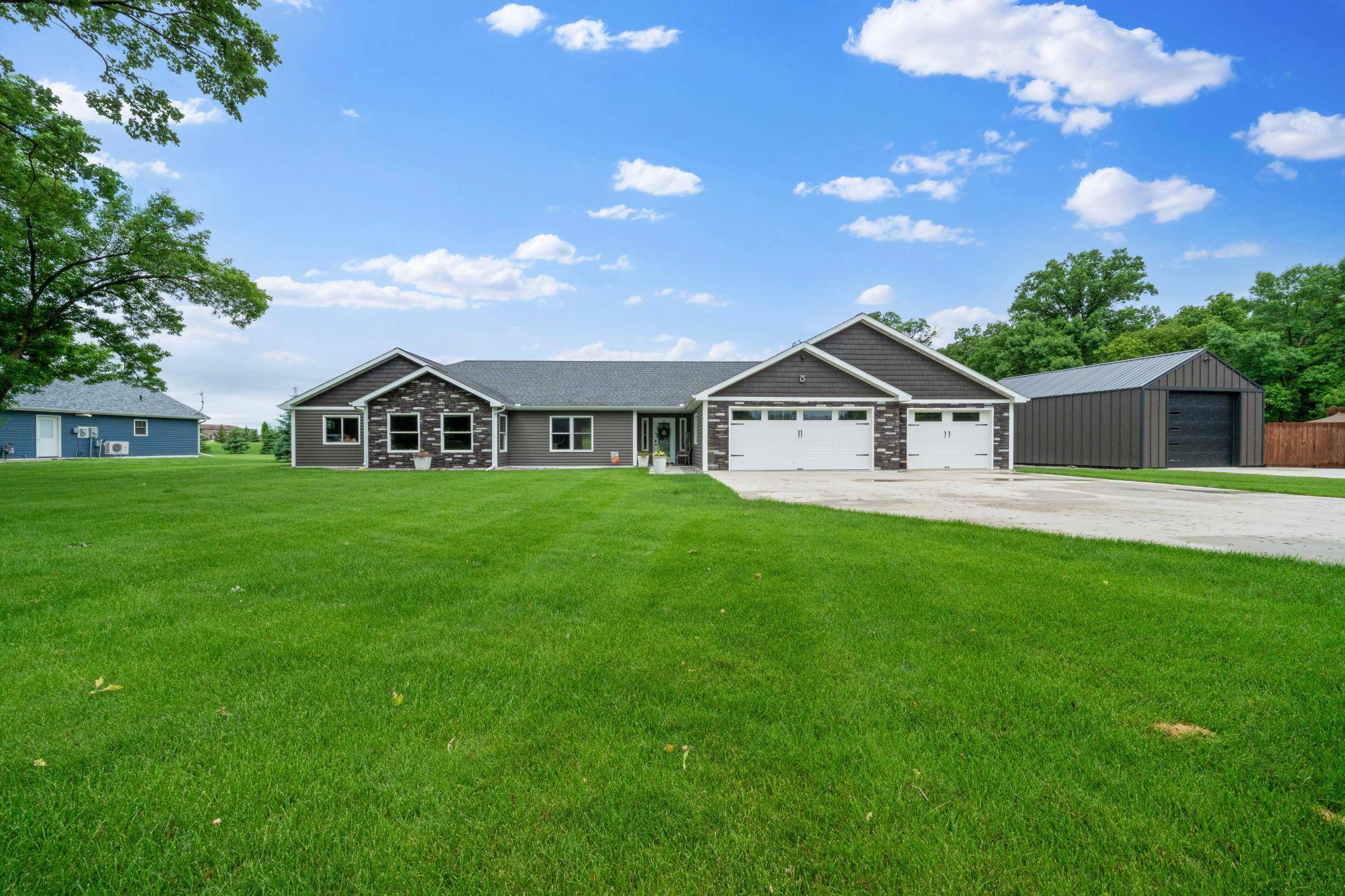4024 Rosewood LN SE, Alexandria, MN 56308