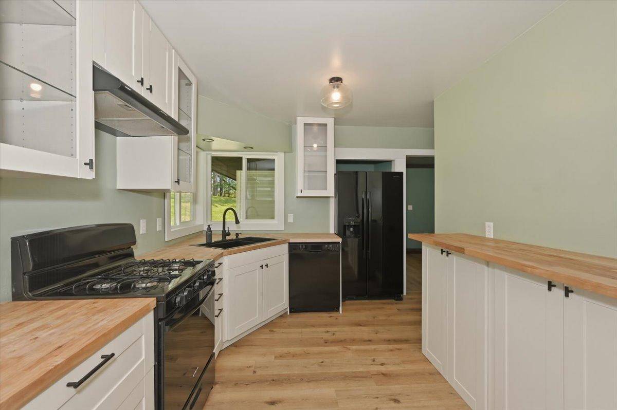 2253 Hay Lake RD, Carlton, MN 55718