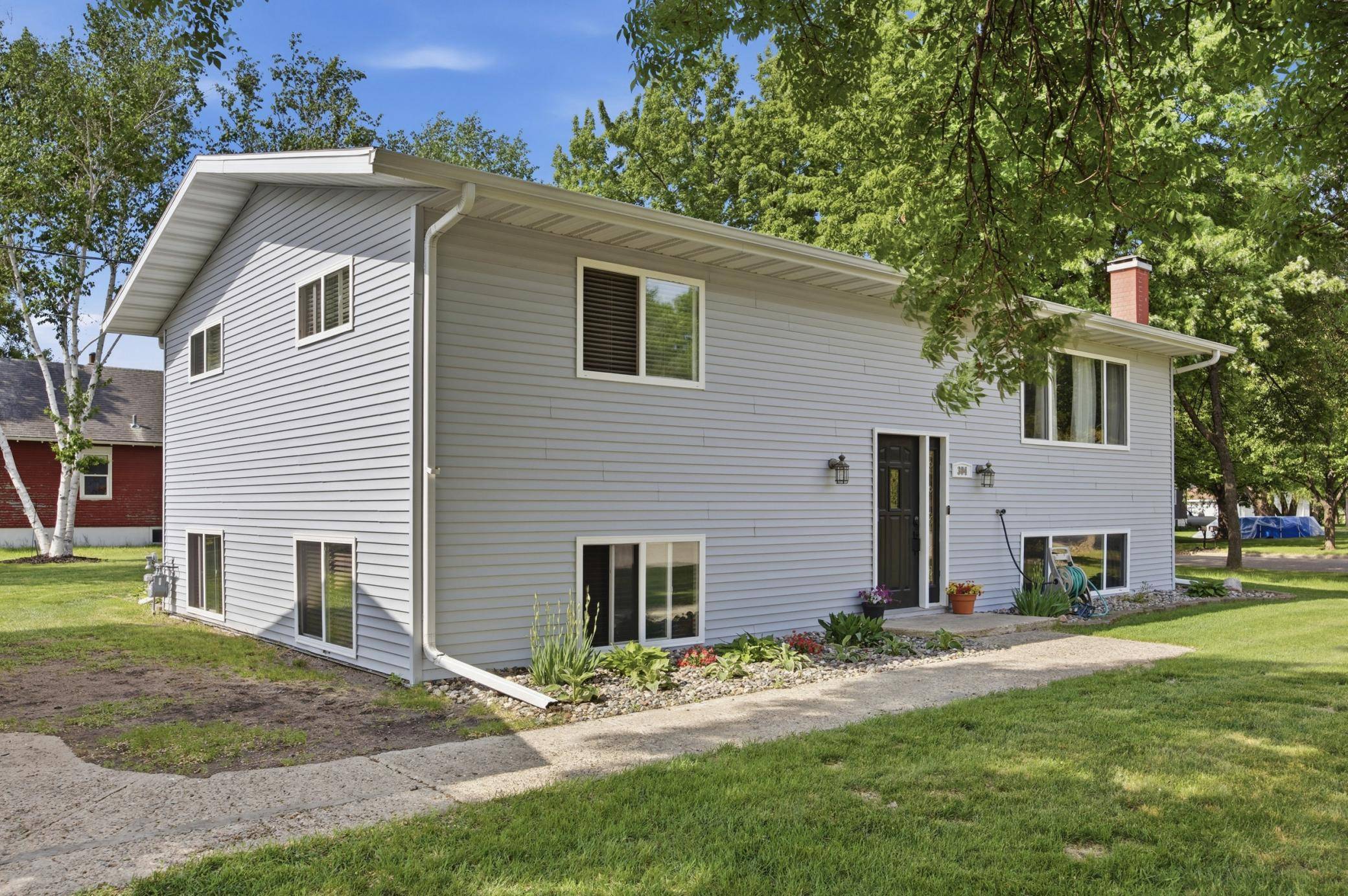 304 6th AVE SE, Barnesville, MN 56514