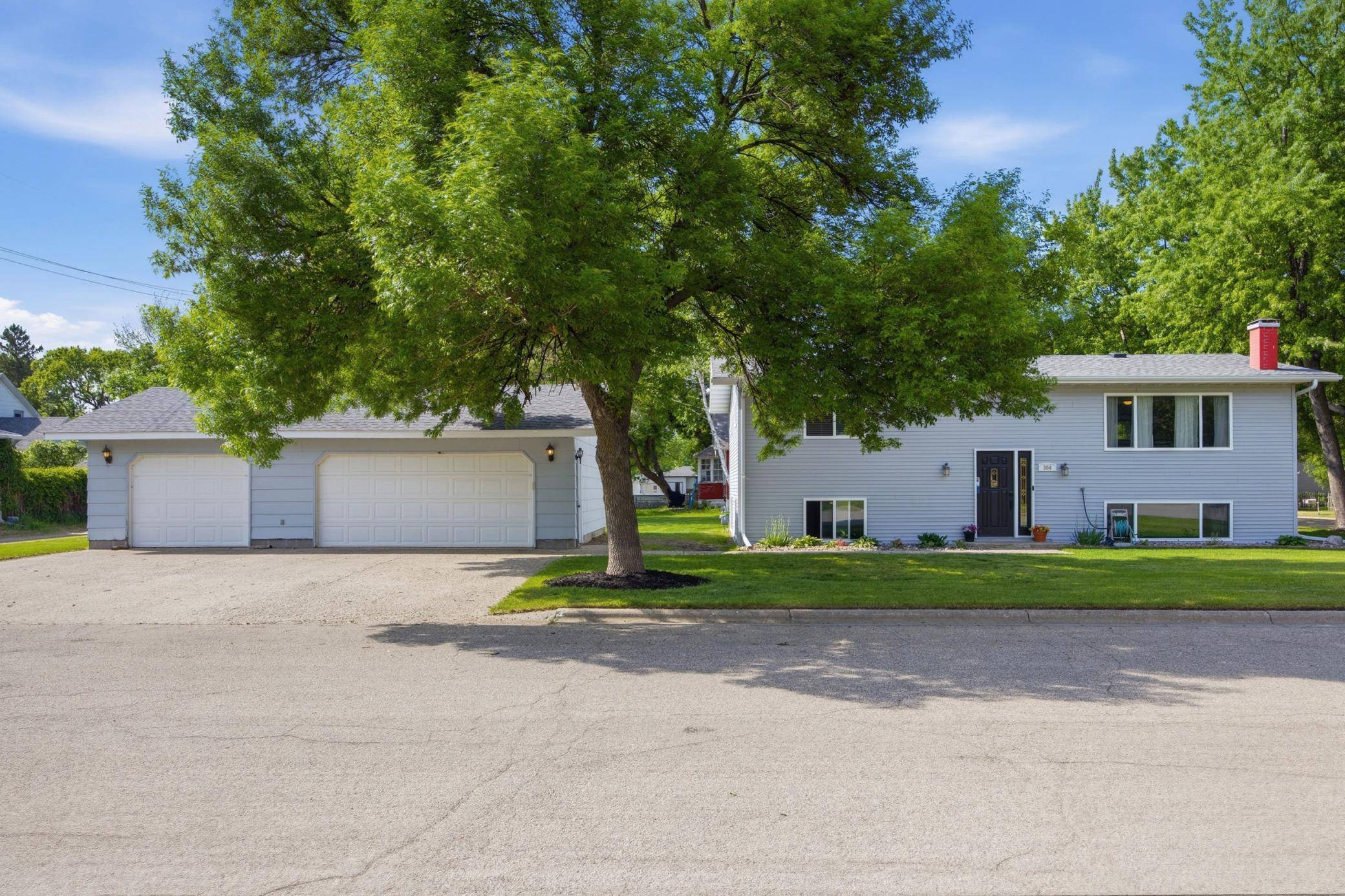 304 6th AVE SE, Barnesville, MN 56514