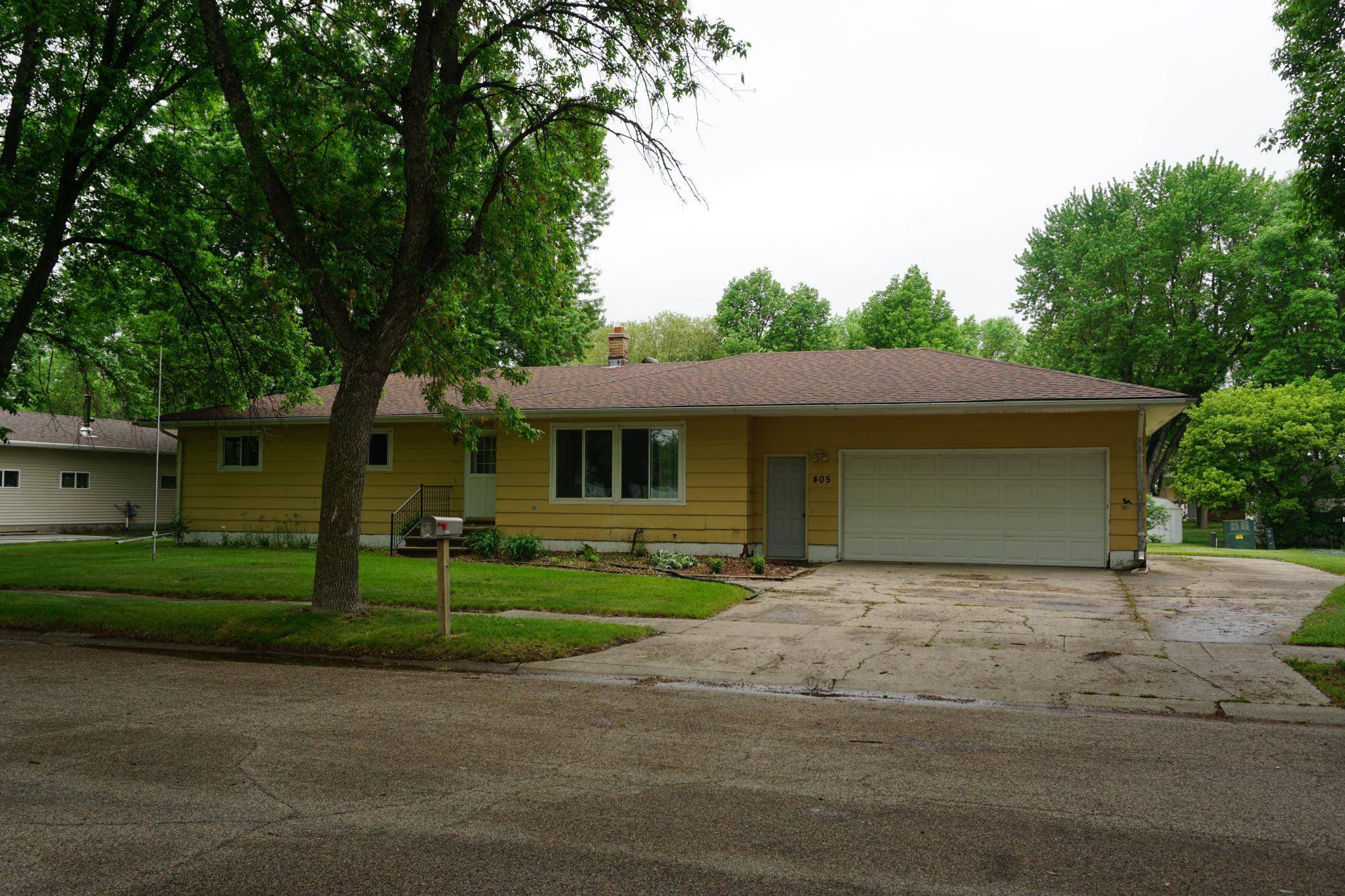 405 10th ST SE, Barnesville, MN 56514