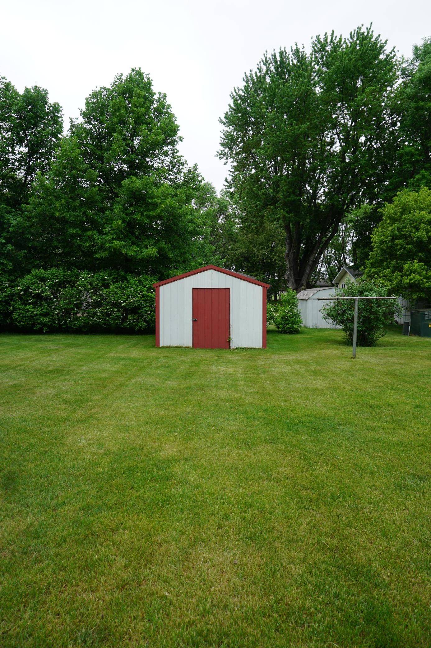 405 10th ST SE, Barnesville, MN 56514