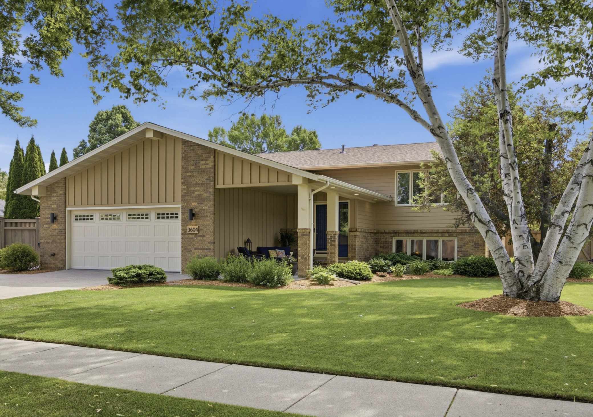 3604 Rivershore DR S, Moorhead, MN 56560