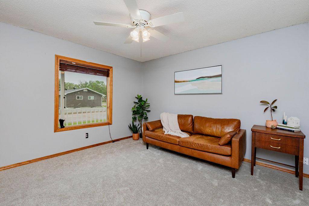414 2nd ST NW, Barnesville, MN 56514