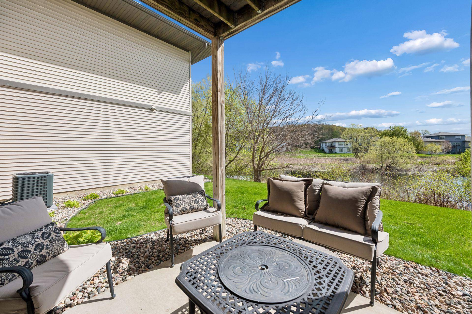 1238 Vernon DR, Carver, MN 55315
