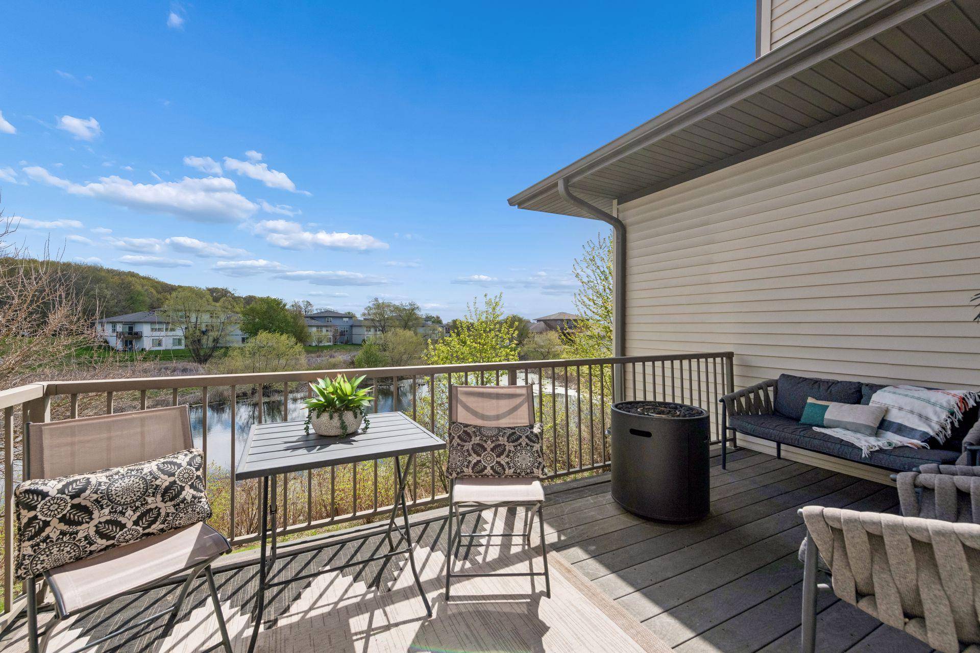 1238 Vernon DR, Carver, MN 55315