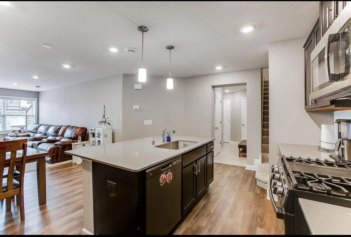 4784 Equine TRL, Woodbury, MN 55129
