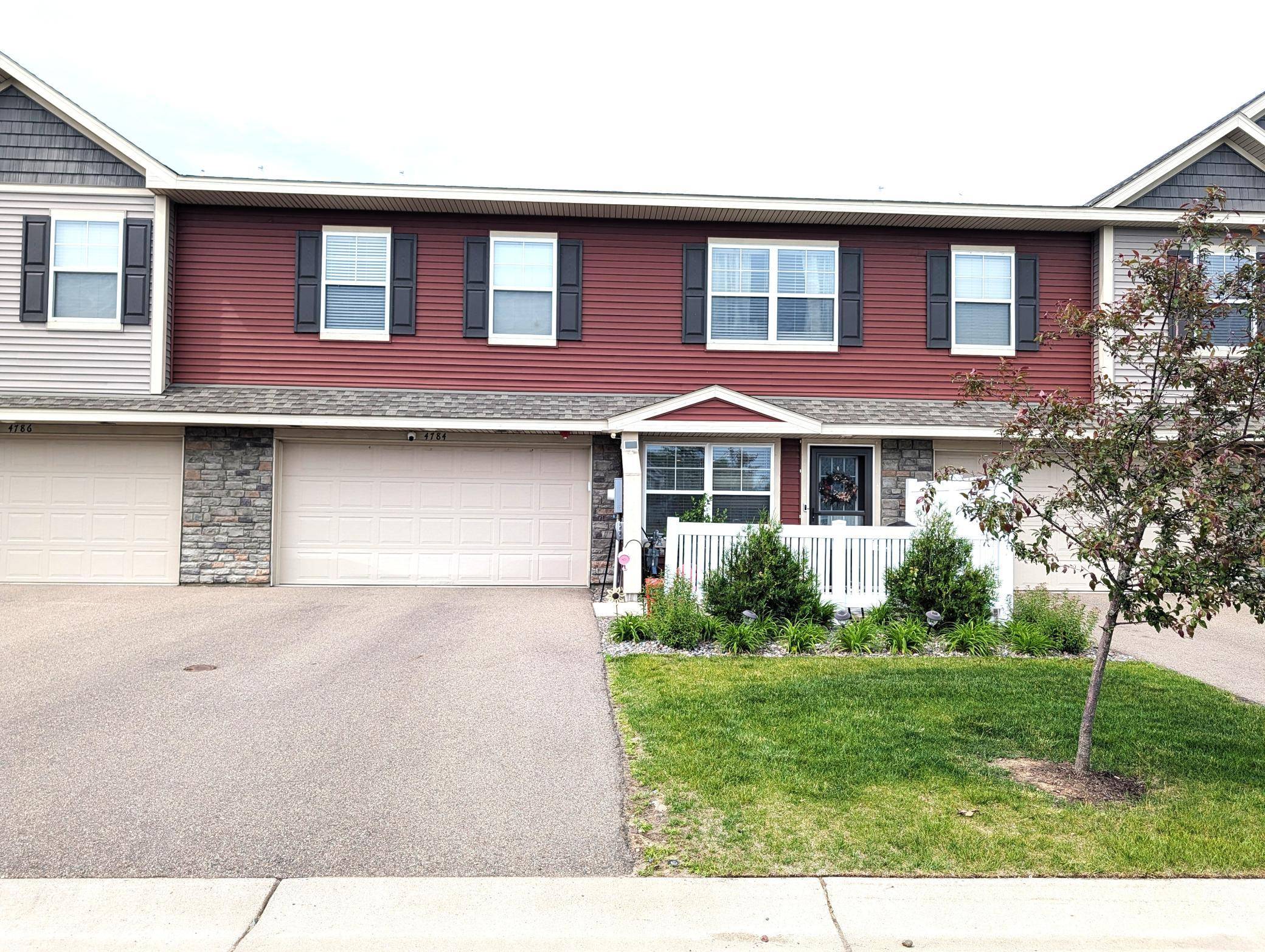 4784 Equine TRL, Woodbury, MN 55129