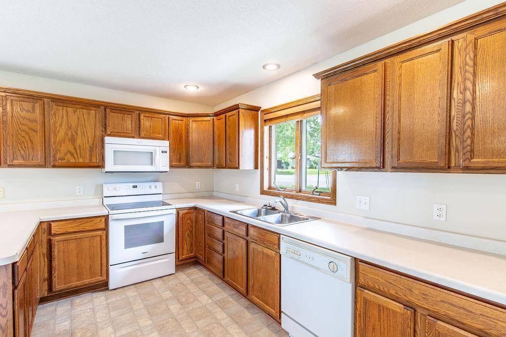 710 S 10th ST, Bird Island, MN 55310