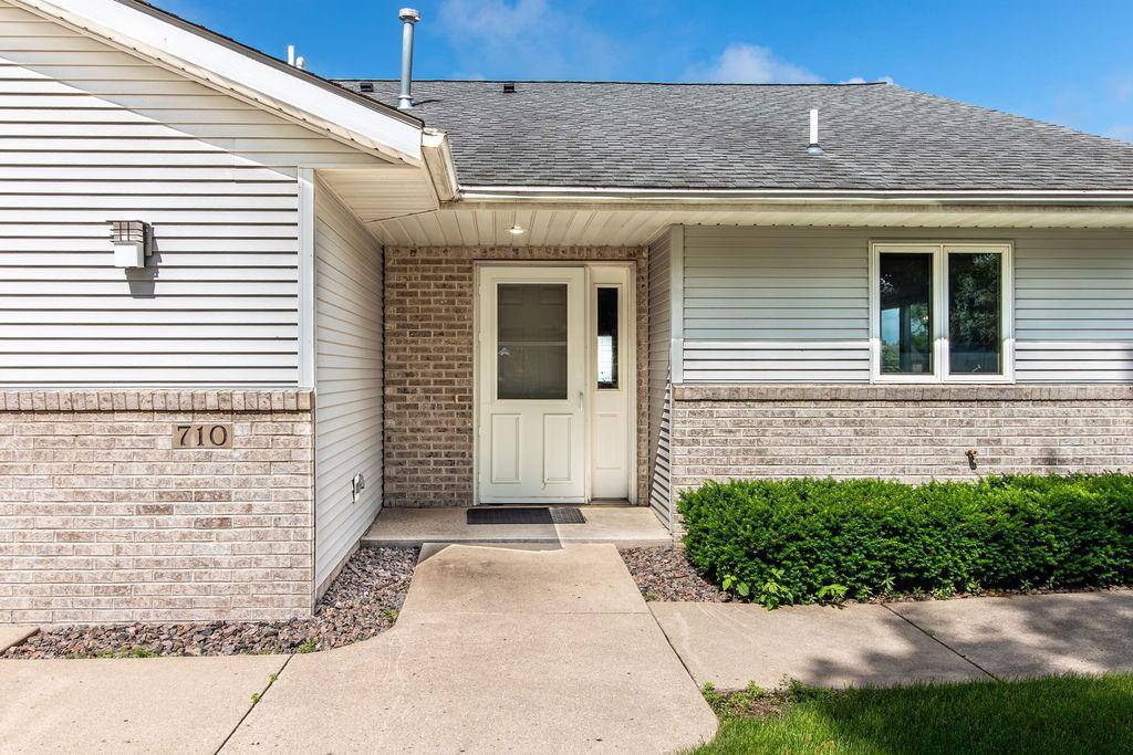 710 S 10th ST, Bird Island, MN 55310