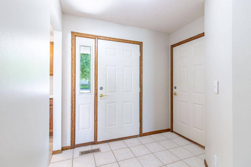 710 S 10th ST, Bird Island, MN 55310