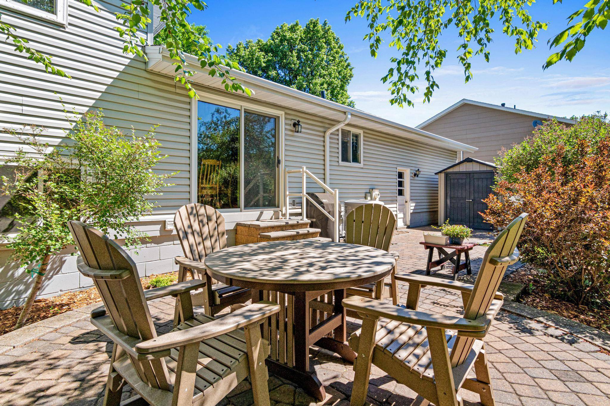 6321 Edgemont CIR N, Brooklyn Park, MN 55428