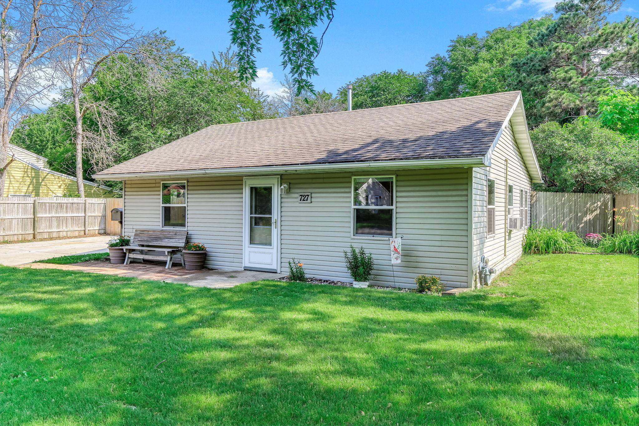 727 Elm ST, Anoka, MN 55303