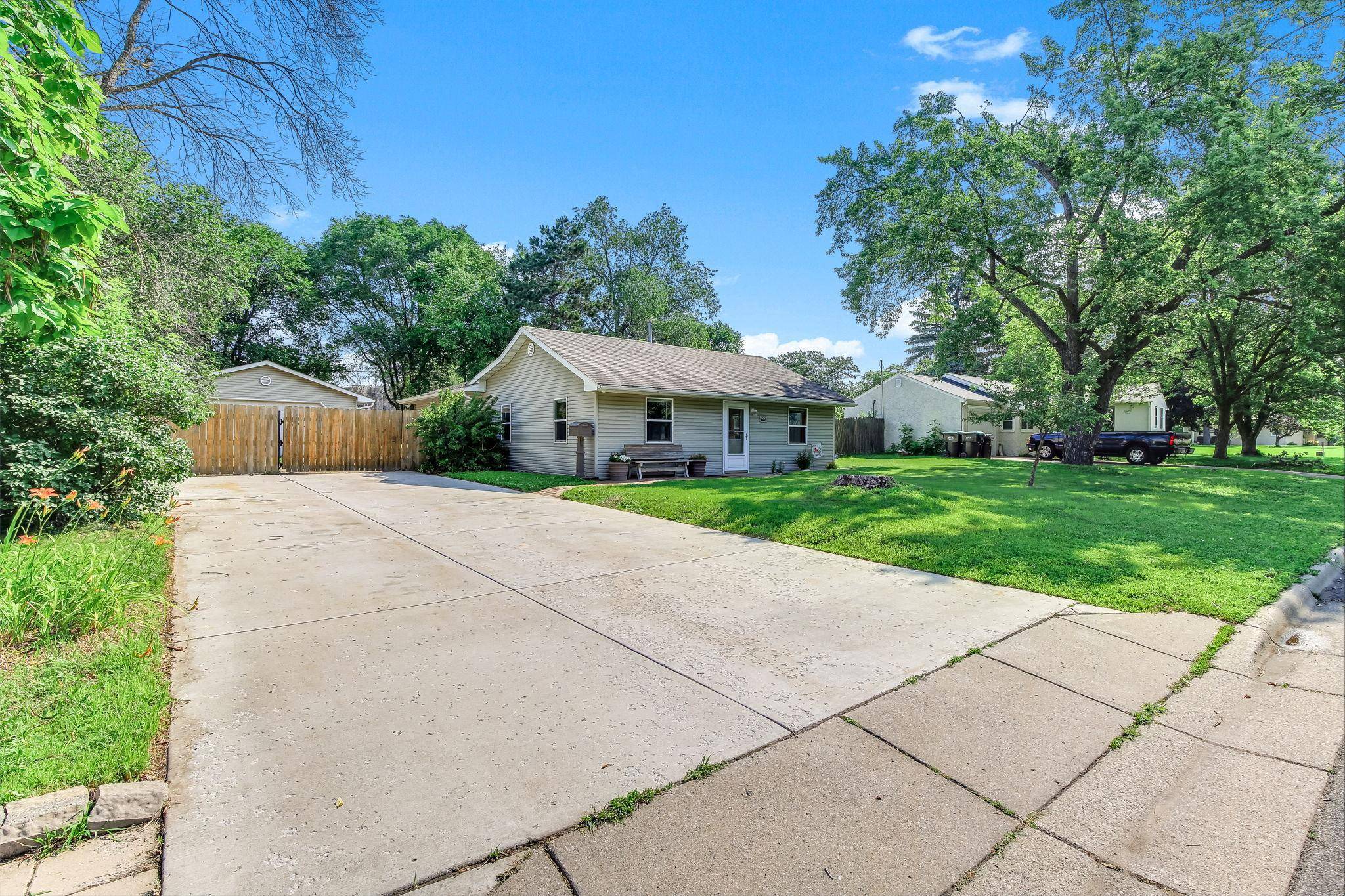727 Elm ST, Anoka, MN 55303