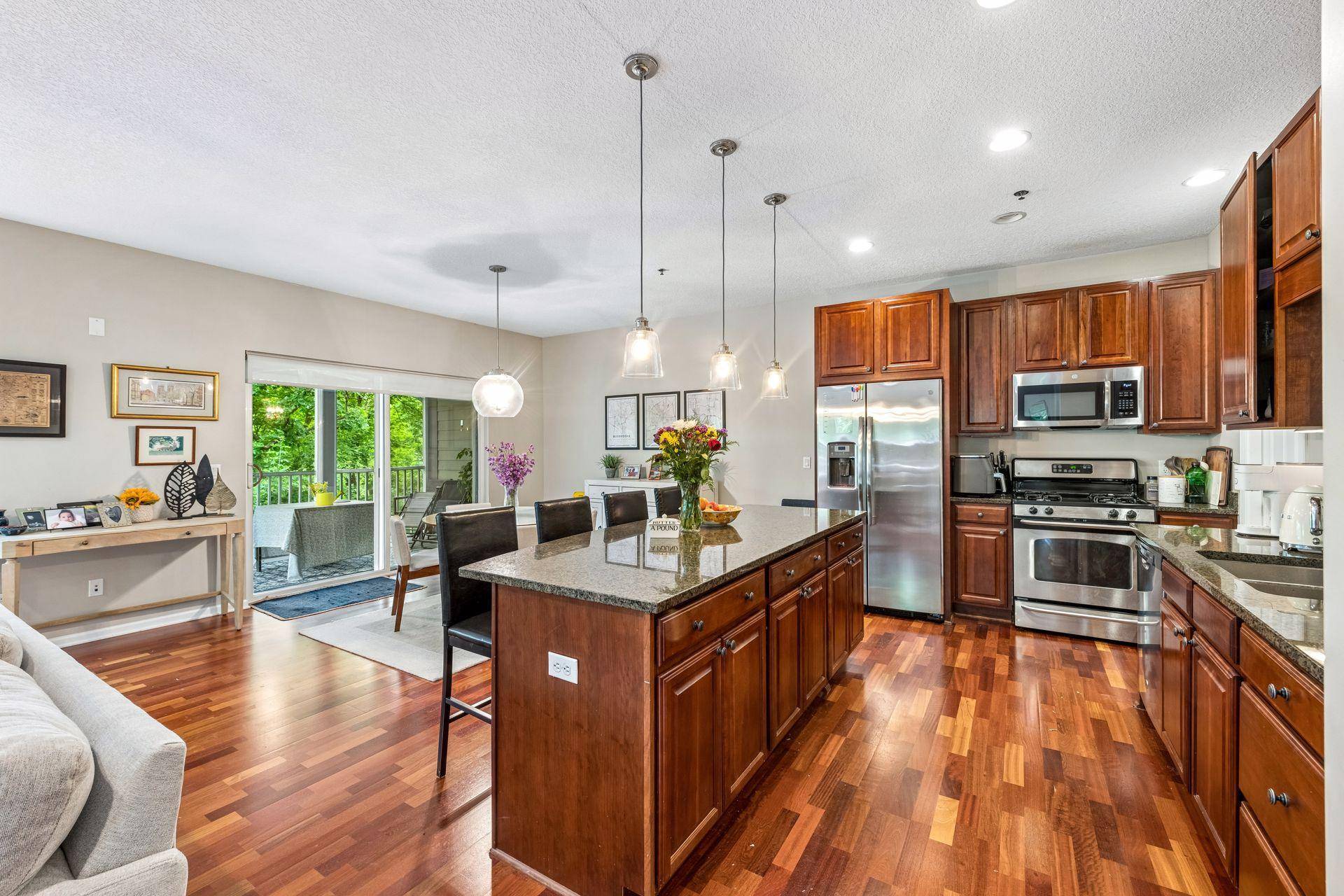 17735 Valley Cove CT, Minnetonka, MN 55345