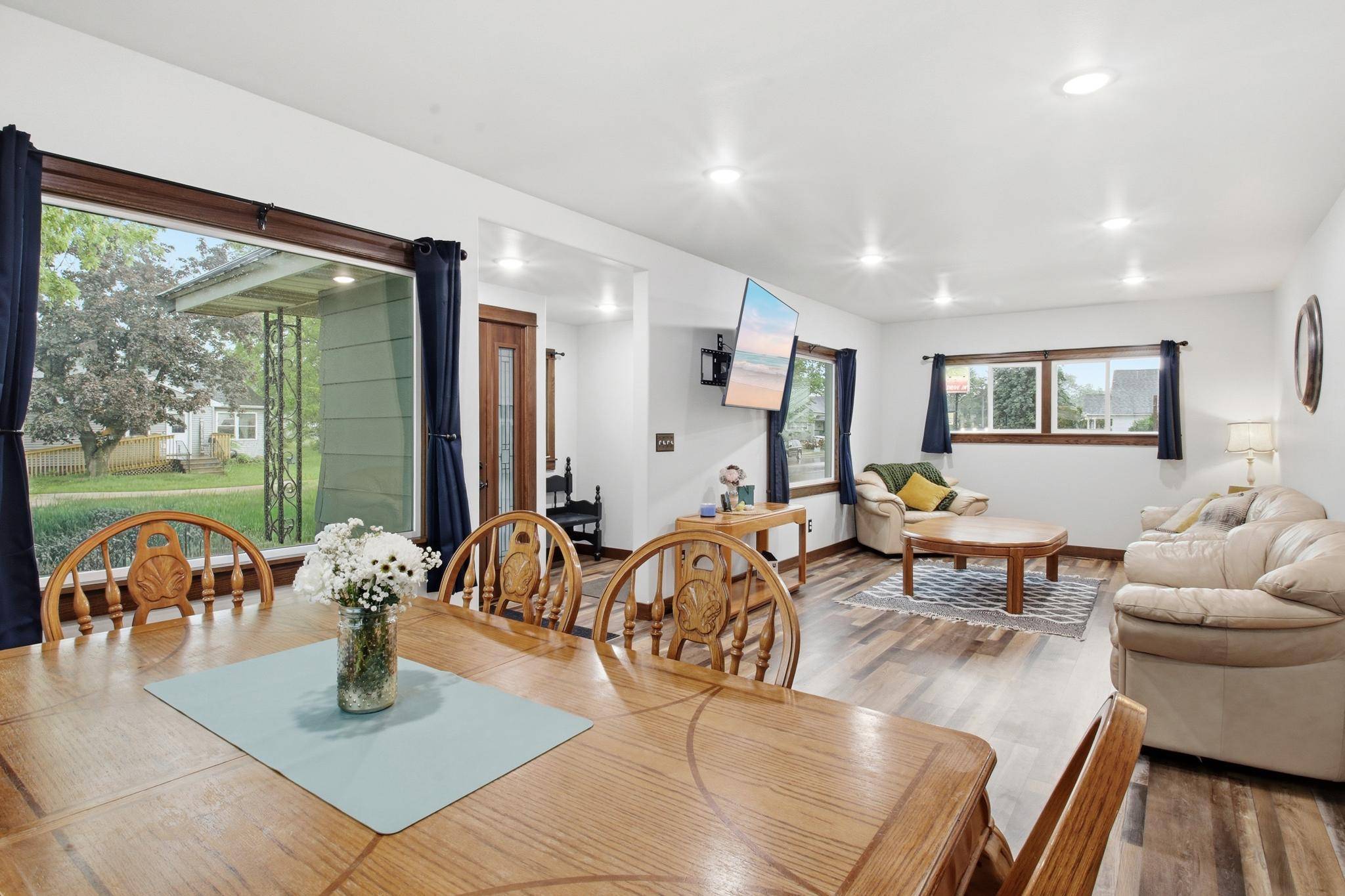 525 W Lincoln ST, Augusta, WI 54722