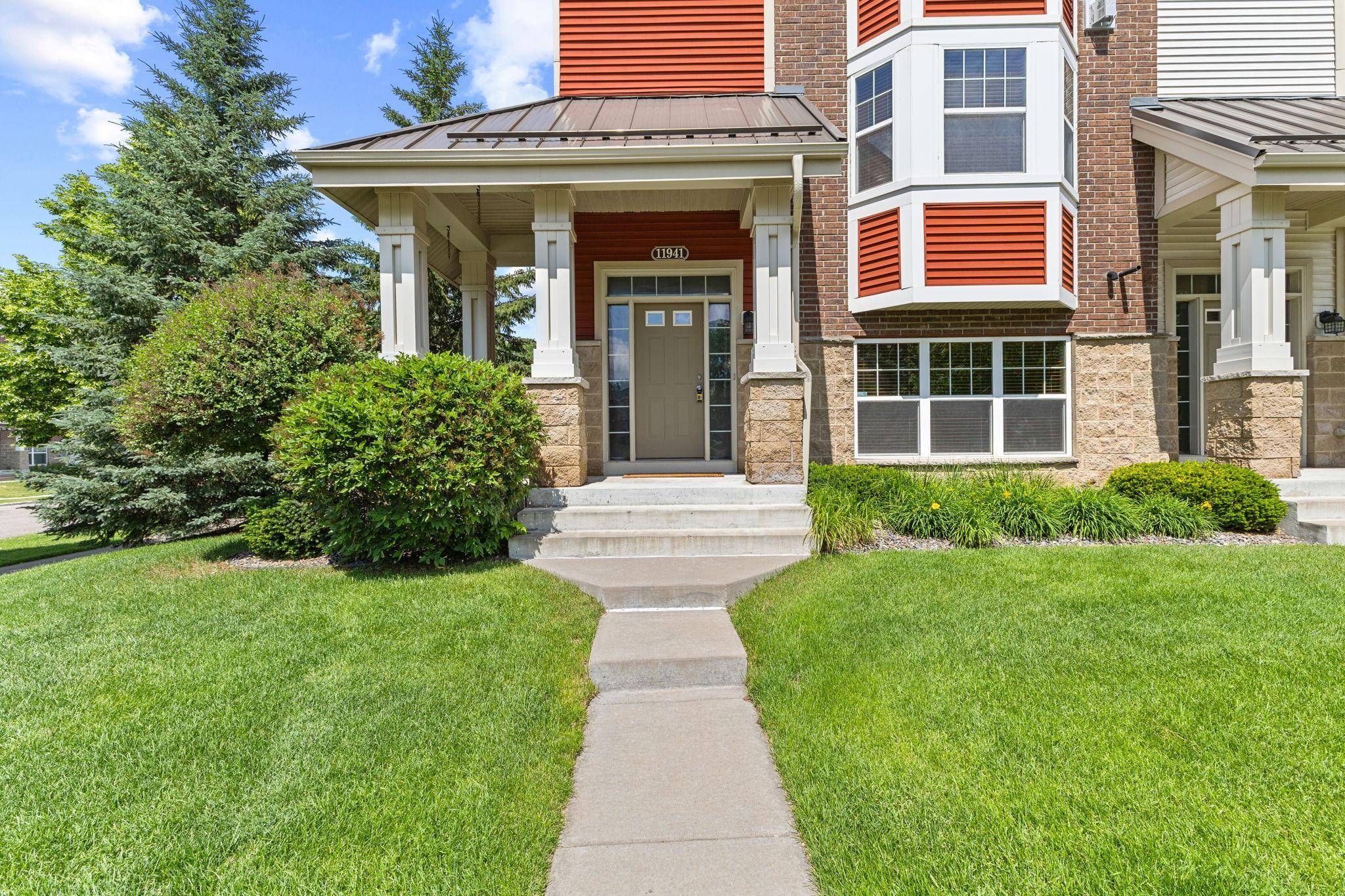 11941 Emery Village DR N #2101, Champlin, MN 55316