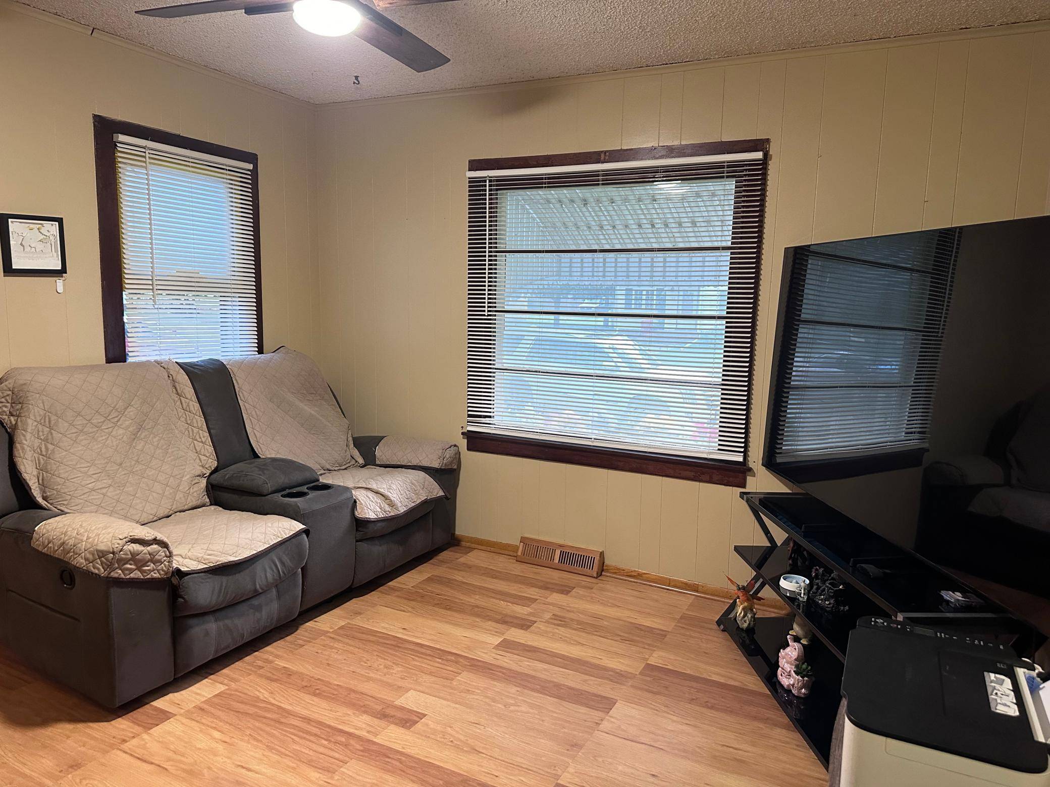 106 NE Oak ST, Brownsdale, MN 55918