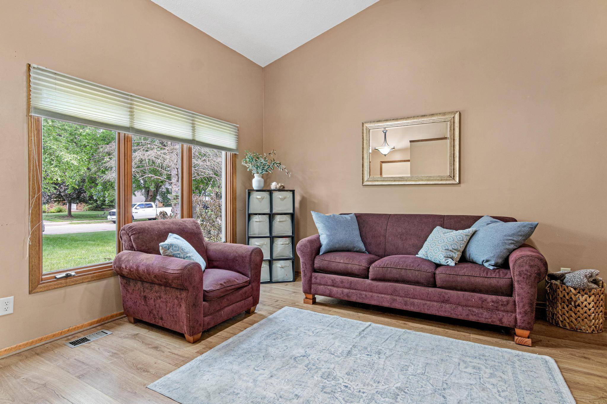 14137 Carmody DR, Eden Prairie, MN 55347