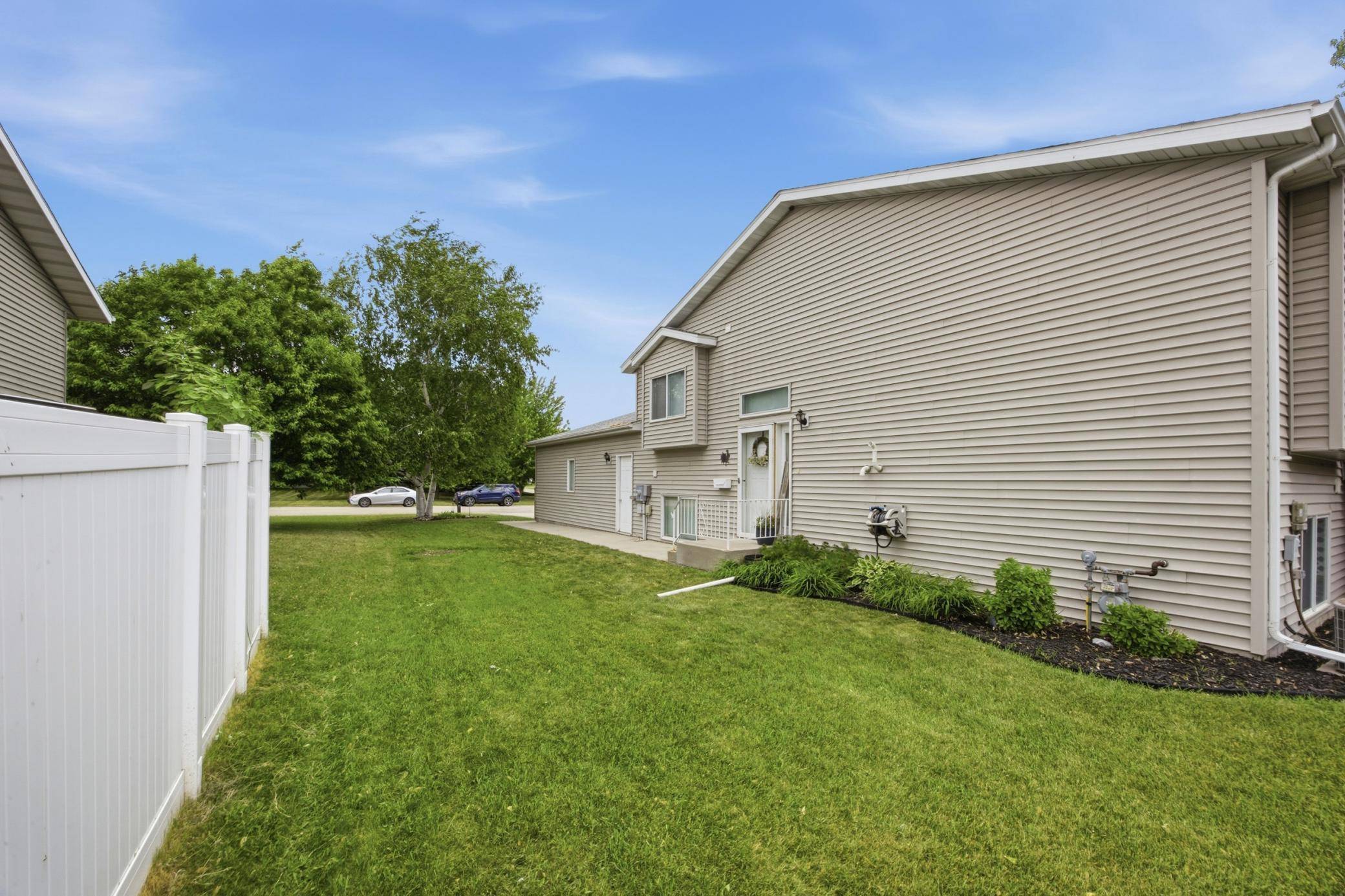 611 36th AVE S, Moorhead, MN 56560