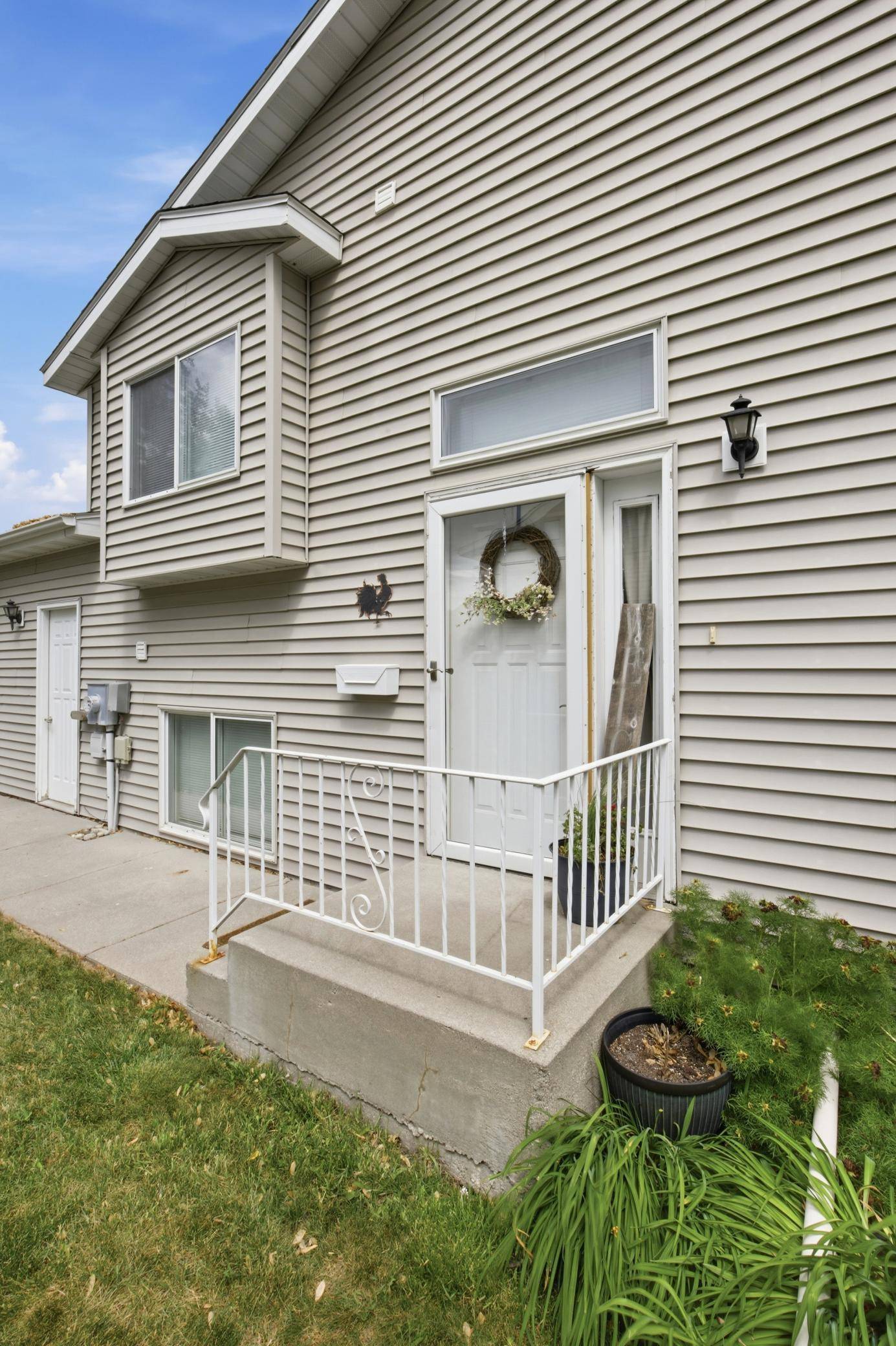 611 36th AVE S, Moorhead, MN 56560