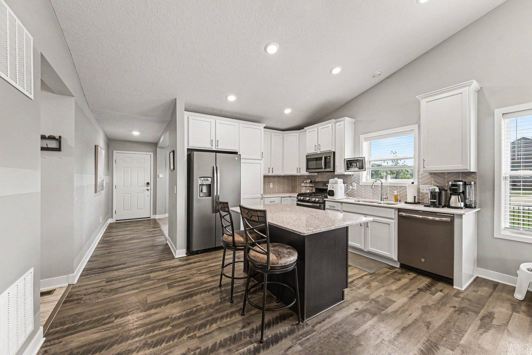 1321 Chestnut CIR, Carver, MN 55315