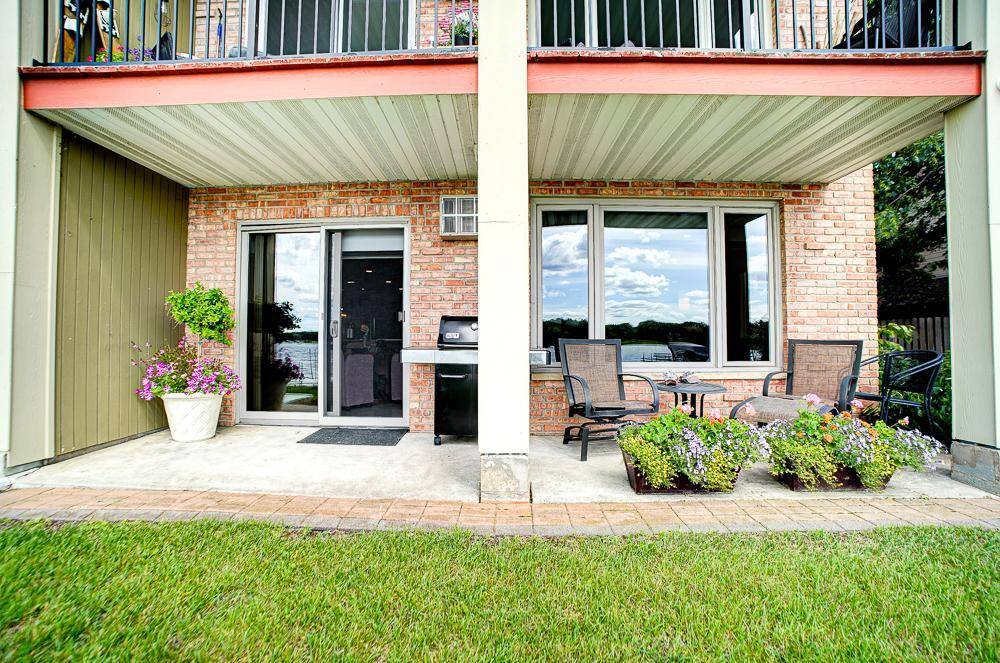 101 Wildwood Beach RD #2, Mahtomedi, MN 55115