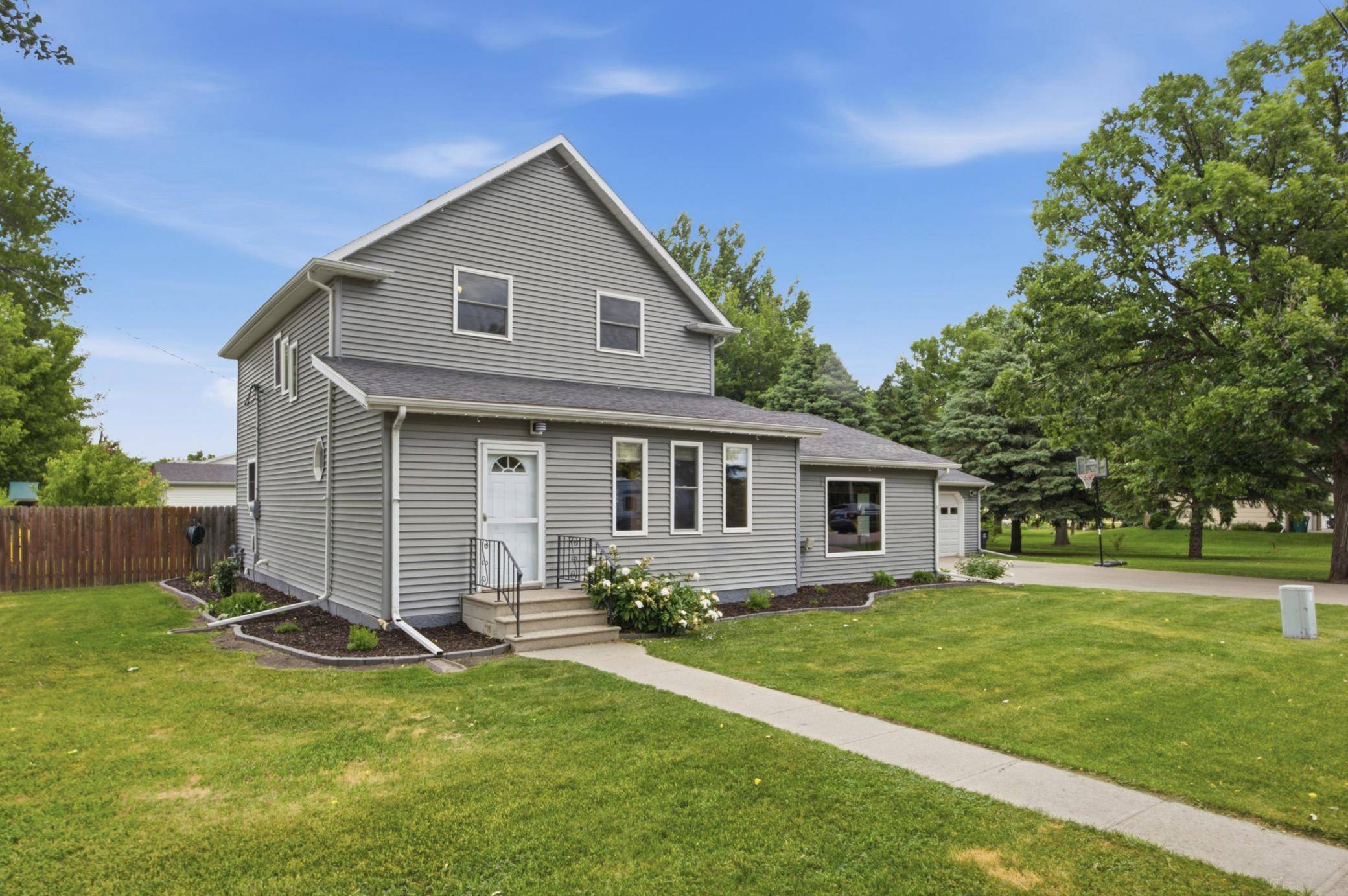 325 2nd ST S, Casselton, ND 58012