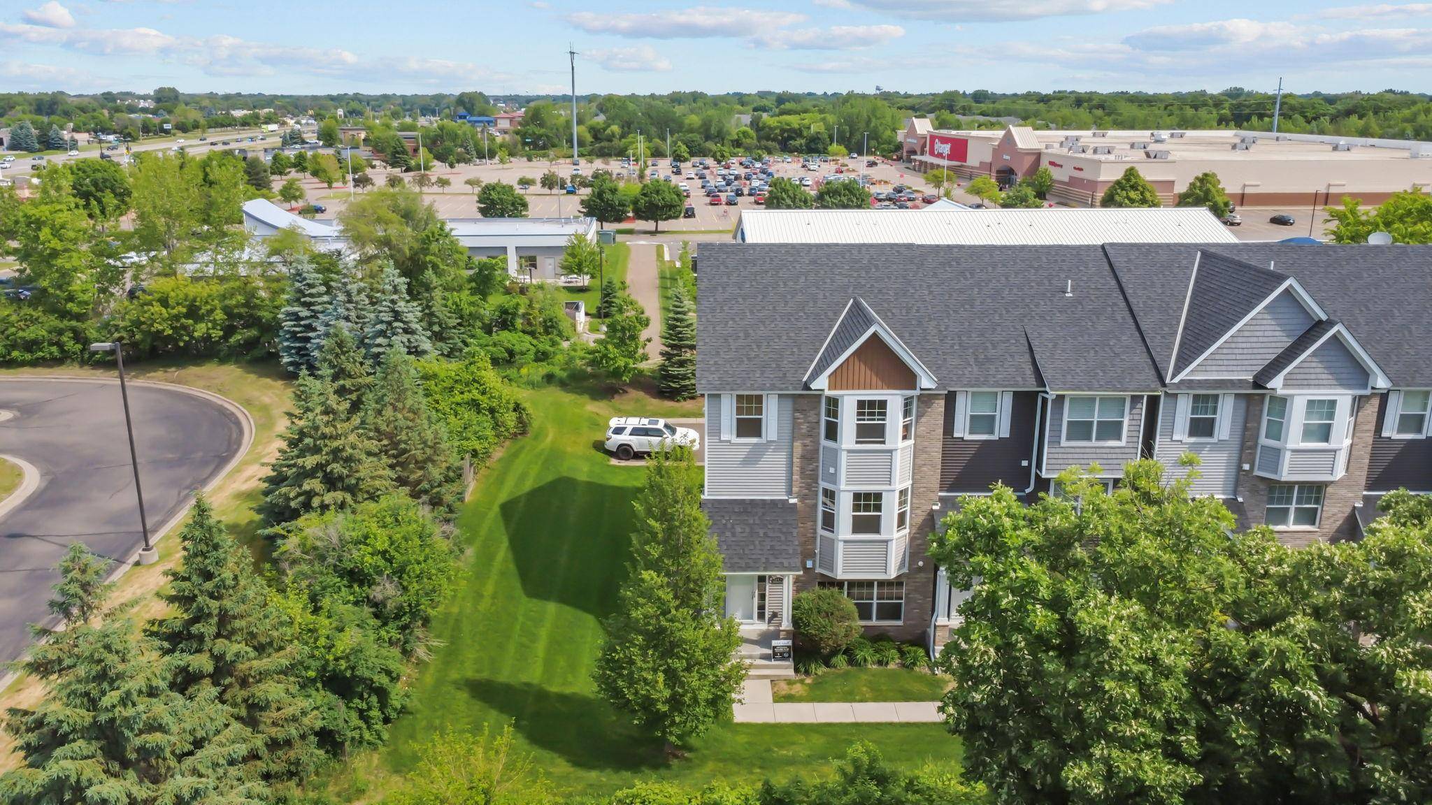 11920 Emery Village DR N, Champlin, MN 55316