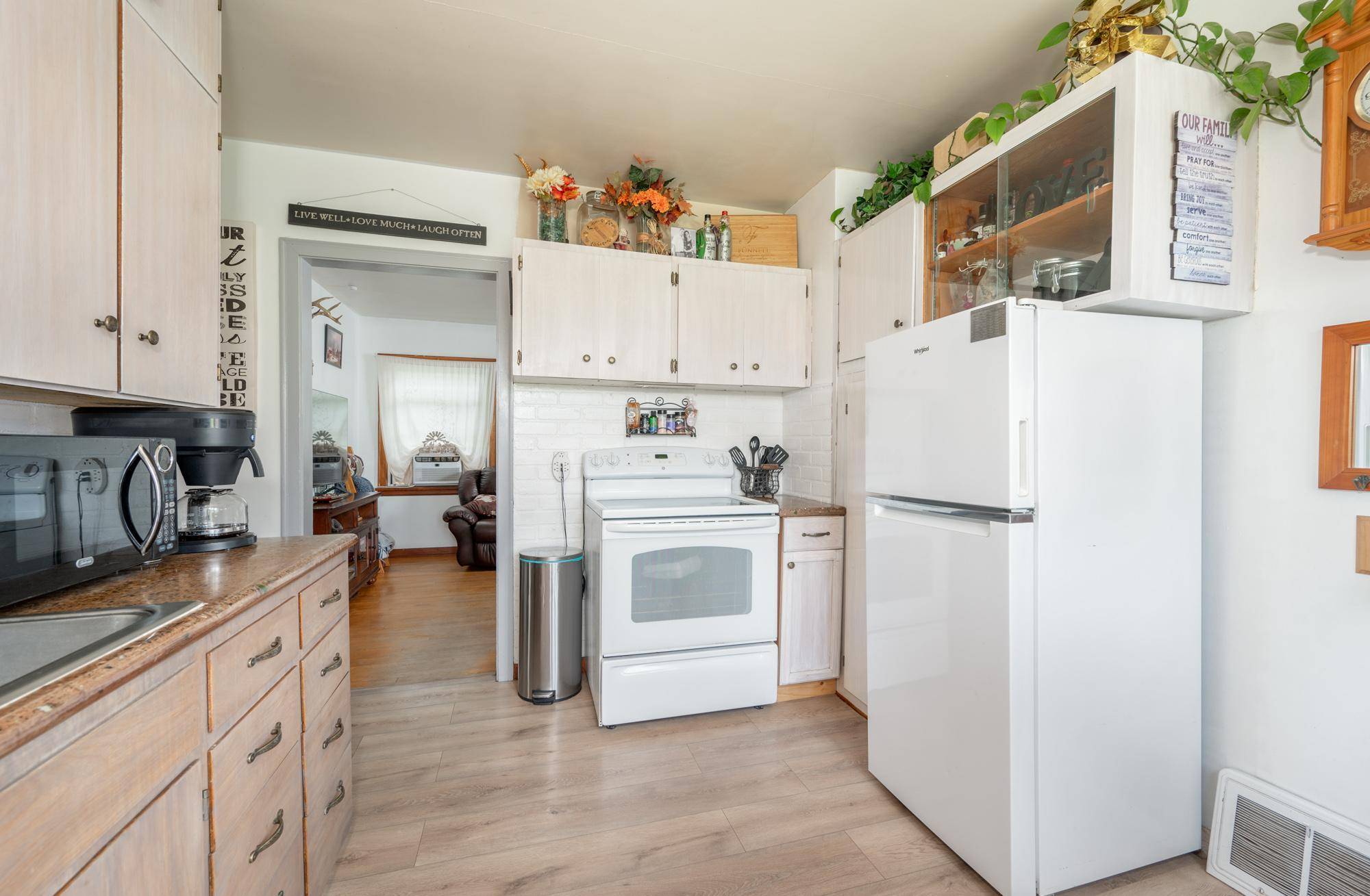 309 8th AVE, Bovey, MN 55709