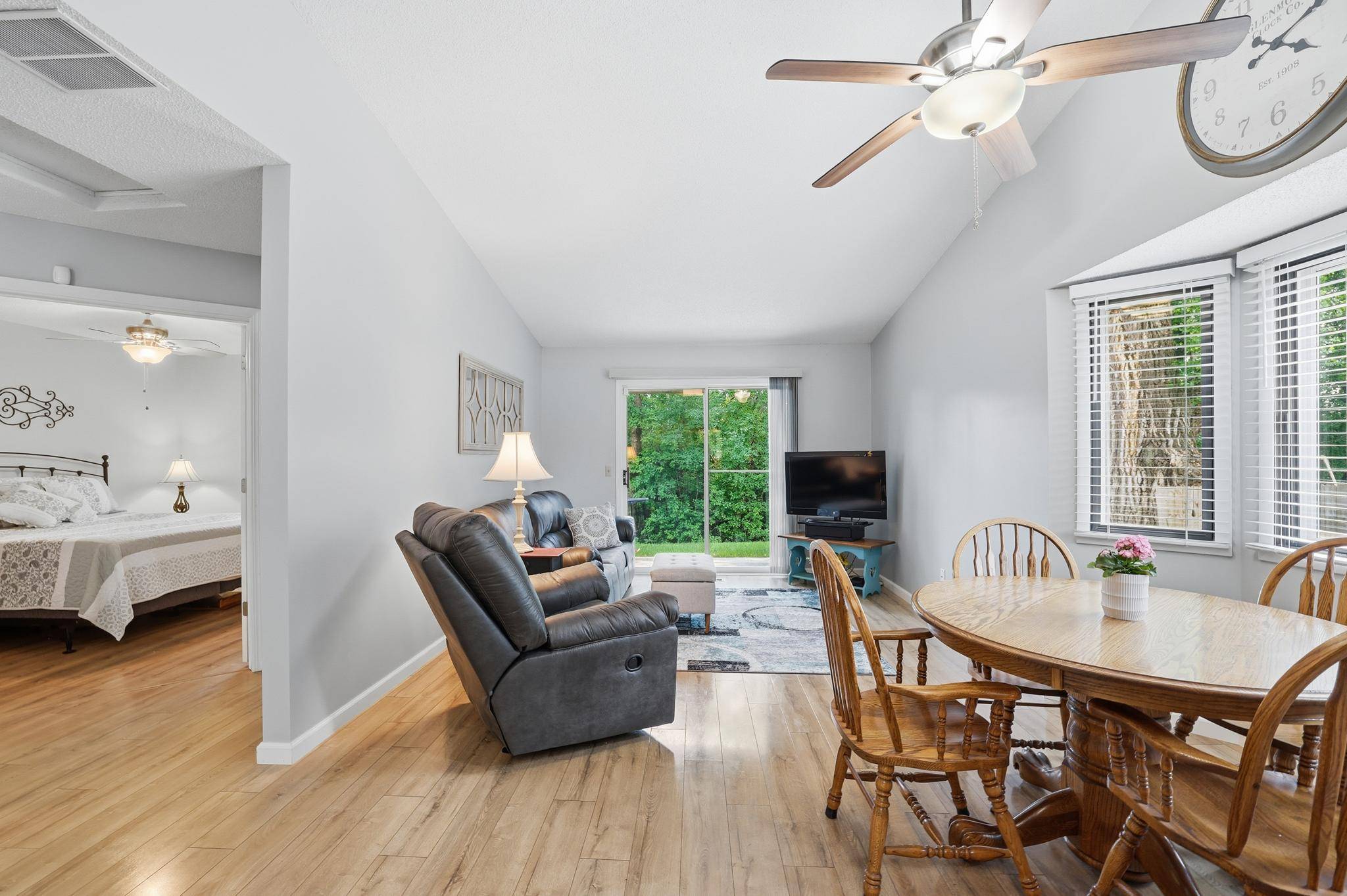 1402 Cleveland ST, Anoka, MN 55303