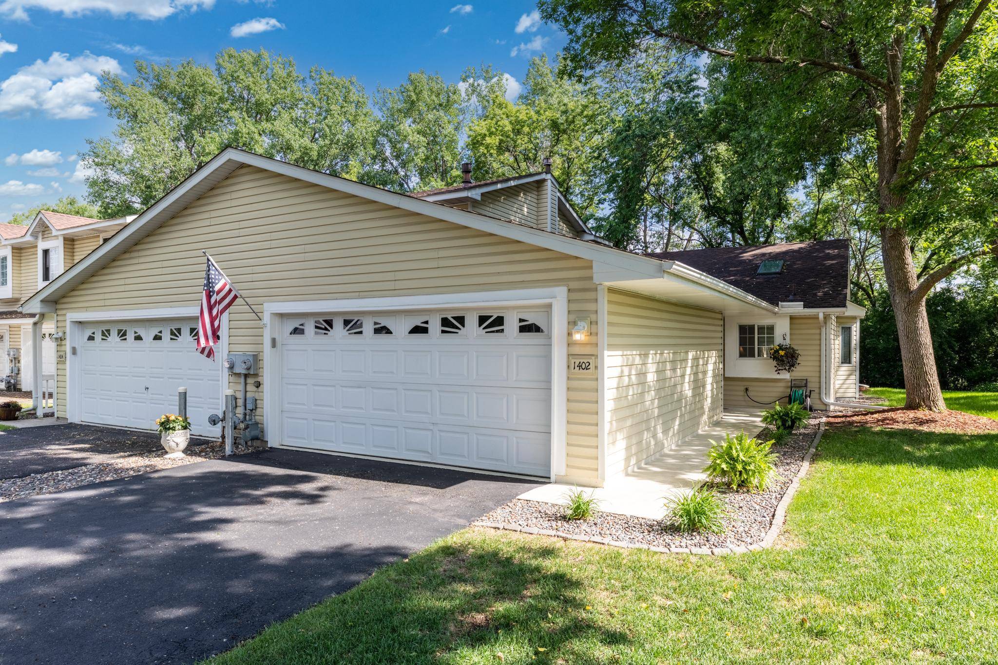 1402 Cleveland ST, Anoka, MN 55303