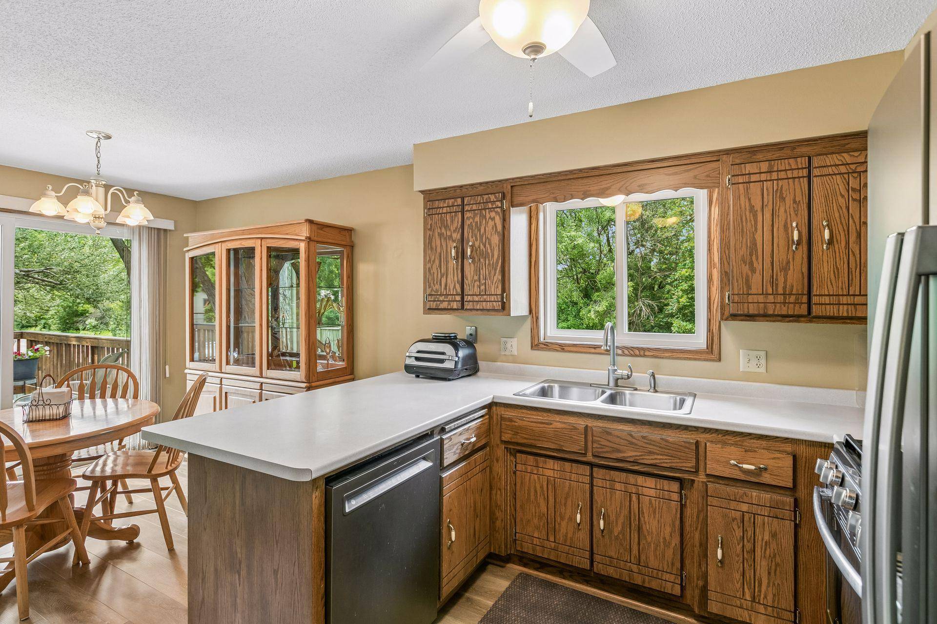 6281 Cavell AVE N, Brooklyn Park, MN 55428