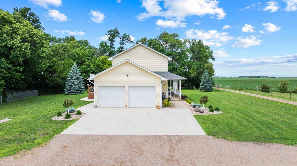 24306 350th ST, Belview, MN 56214