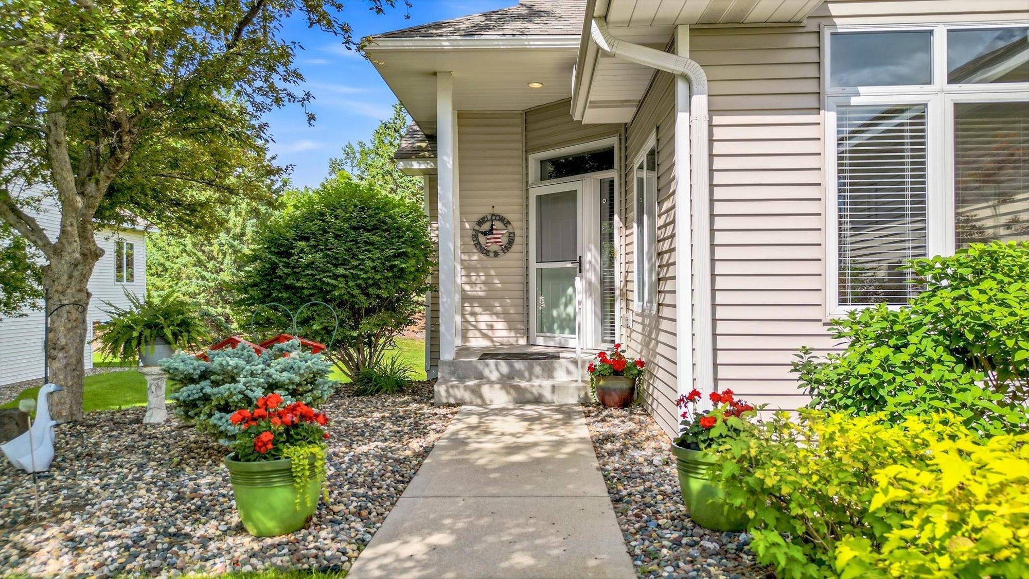 2740 Boulder DR, Burnsville, MN 55337
