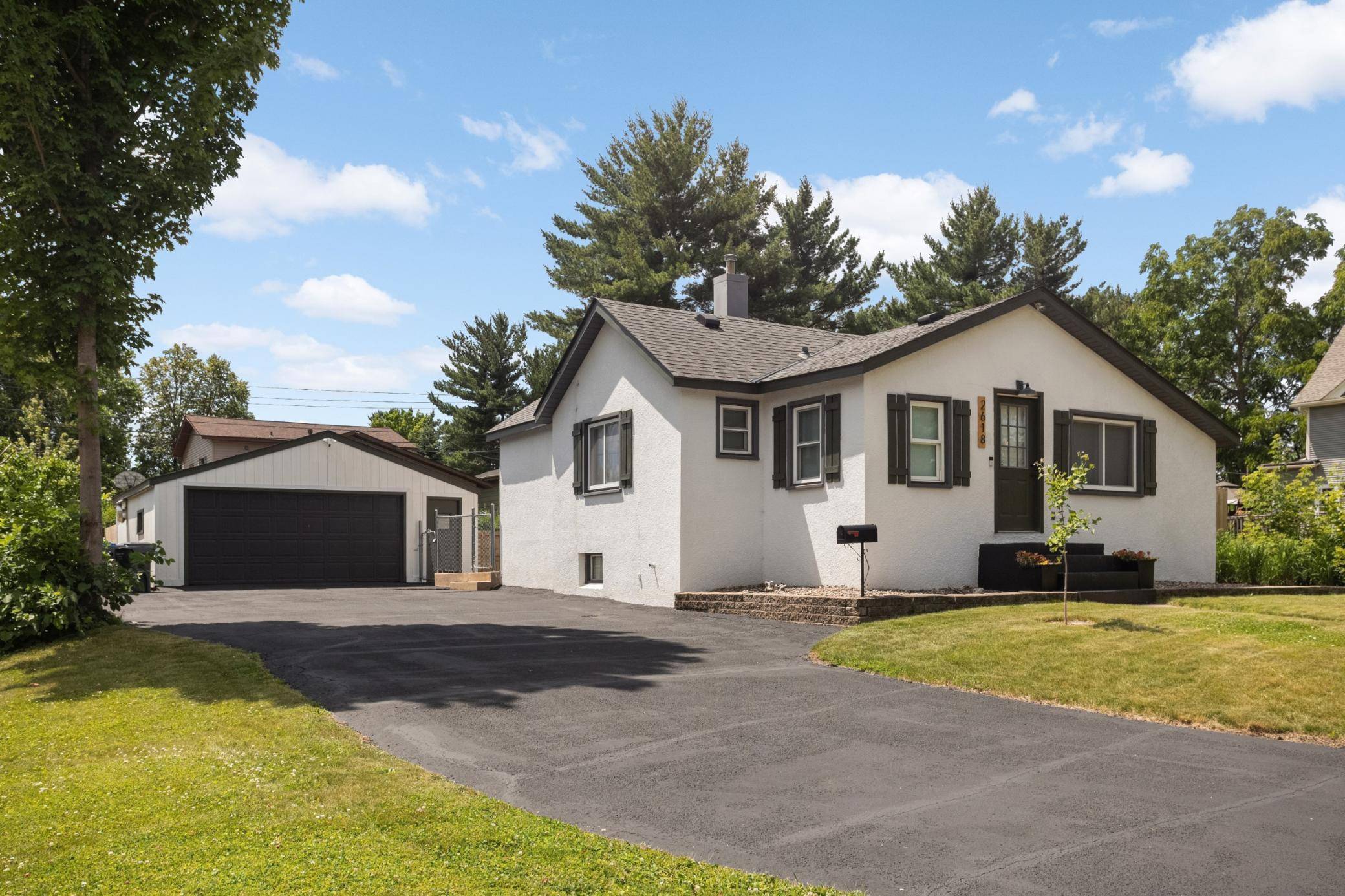2618 South AVE E, North Saint Paul, MN 55109