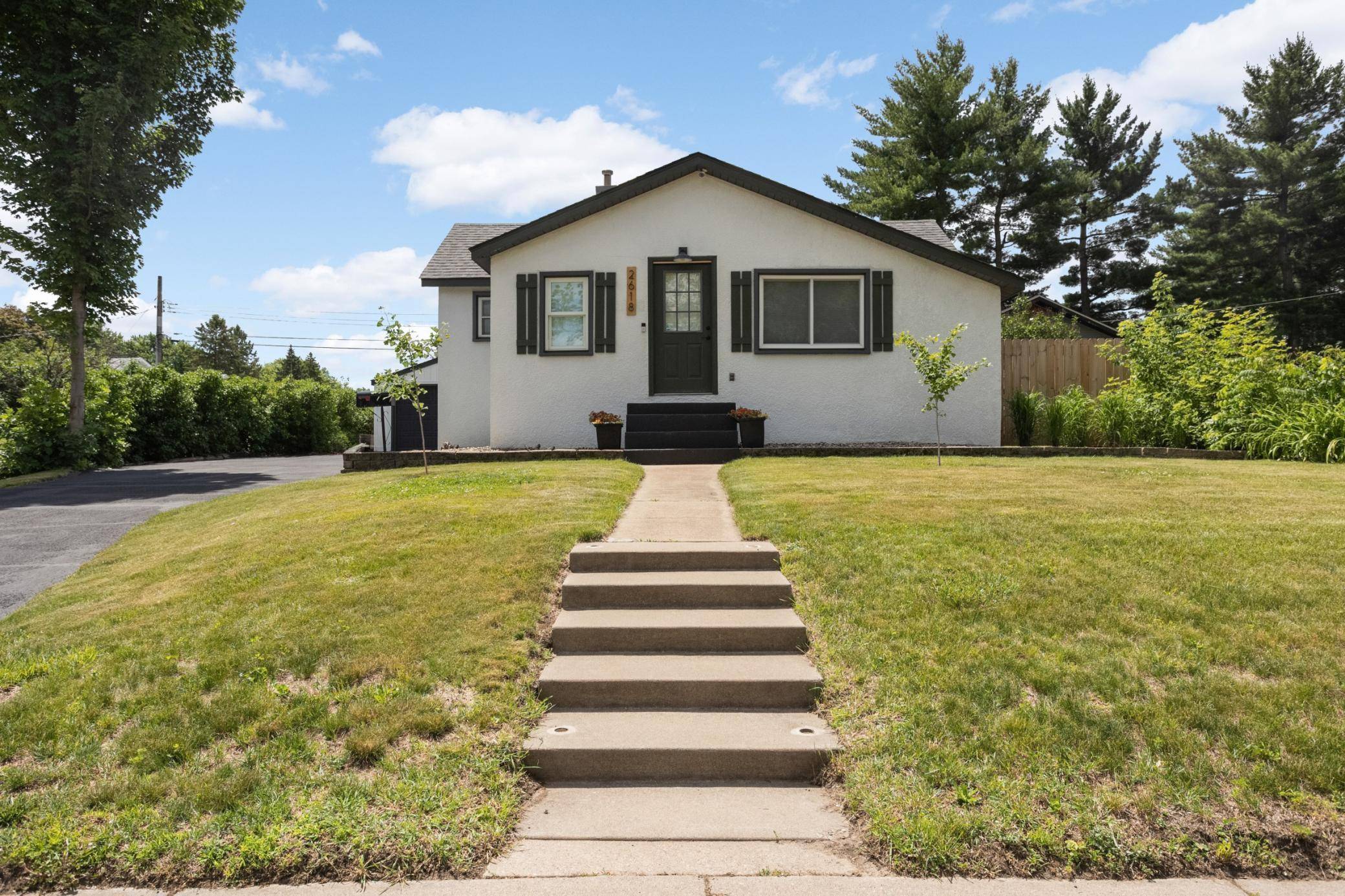 2618 South AVE E, North Saint Paul, MN 55109