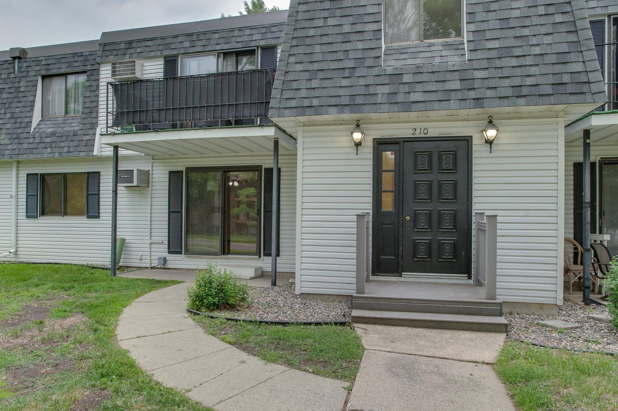 210 35th AVE N #9, Fargo, ND 58102