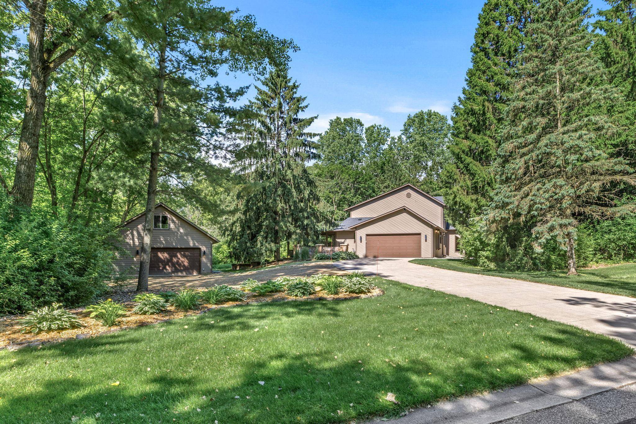 4572 Wild Canyon DR, Woodbury, MN 55129