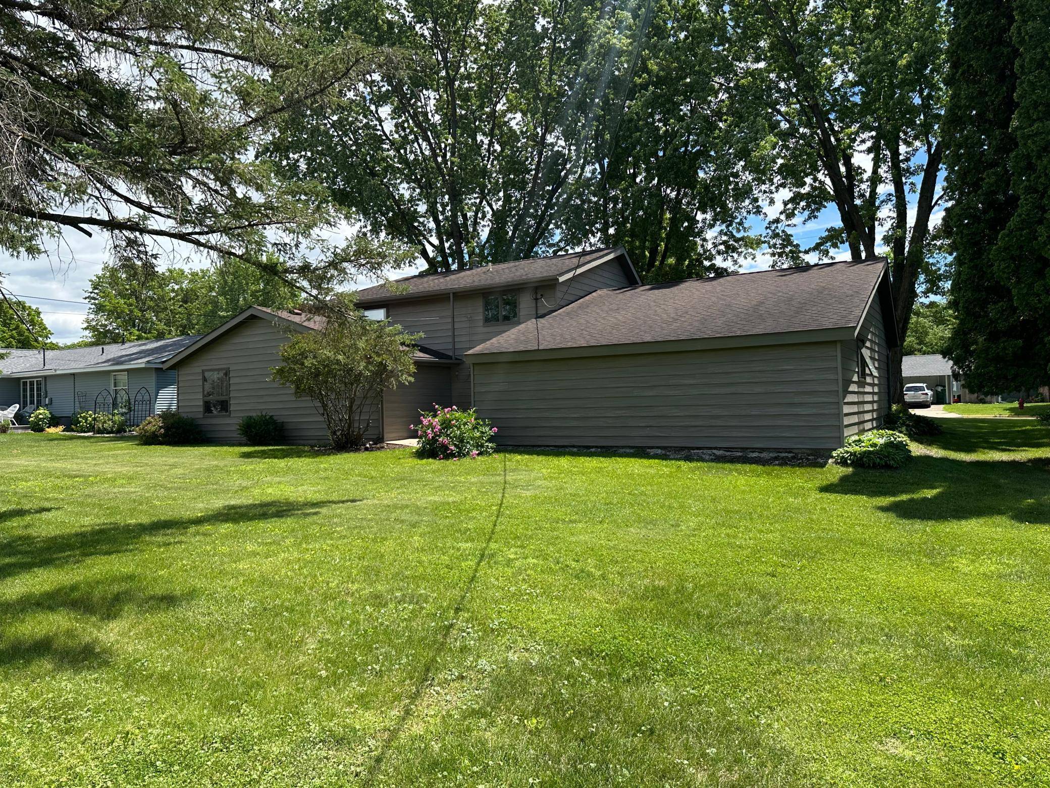 506 Lincoln ST NW, Adams, MN 55909