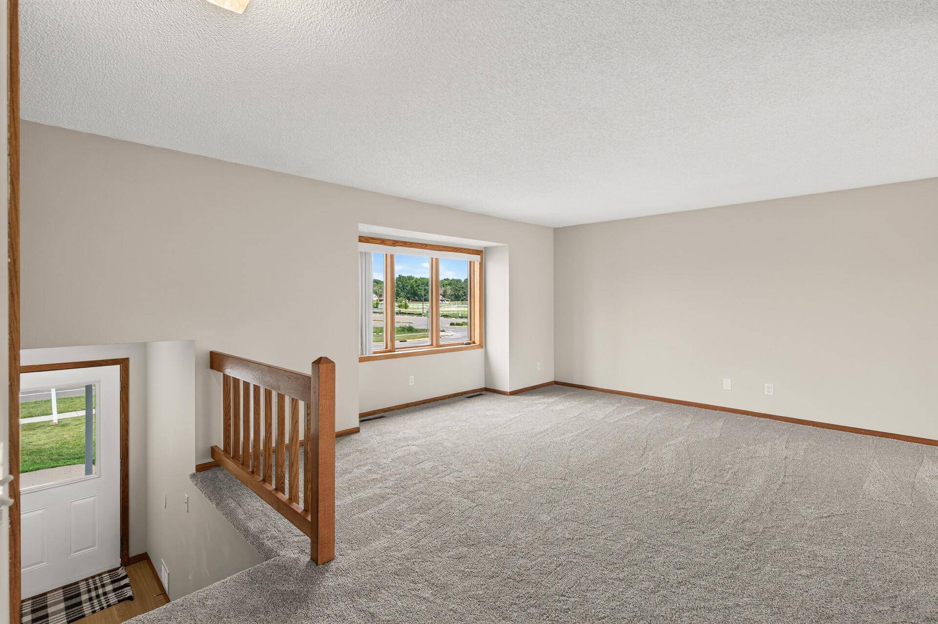 14620 Hayes RD, Apple Valley, MN 55124